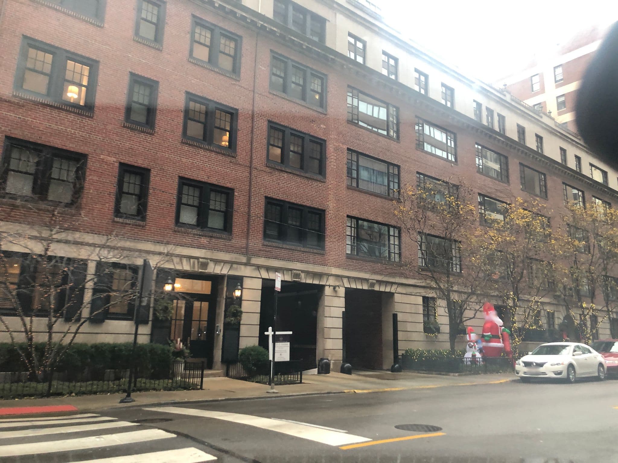 Street view near Residence Inn Gym, Near North Side — © glendachagas (CC BY-SA · Mapillary)