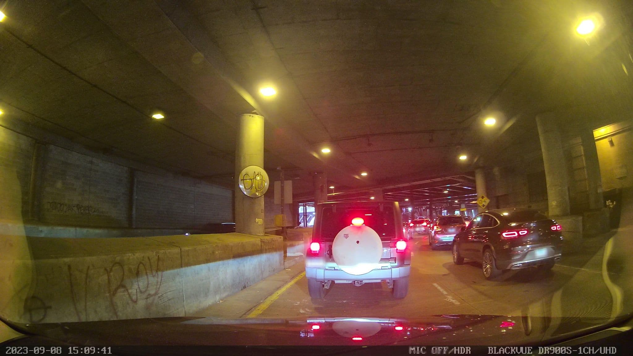 Street view near Presidential Suite at Hyatt Regency, Chicago Loop — © smichae (CC BY-SA · Mapillary)