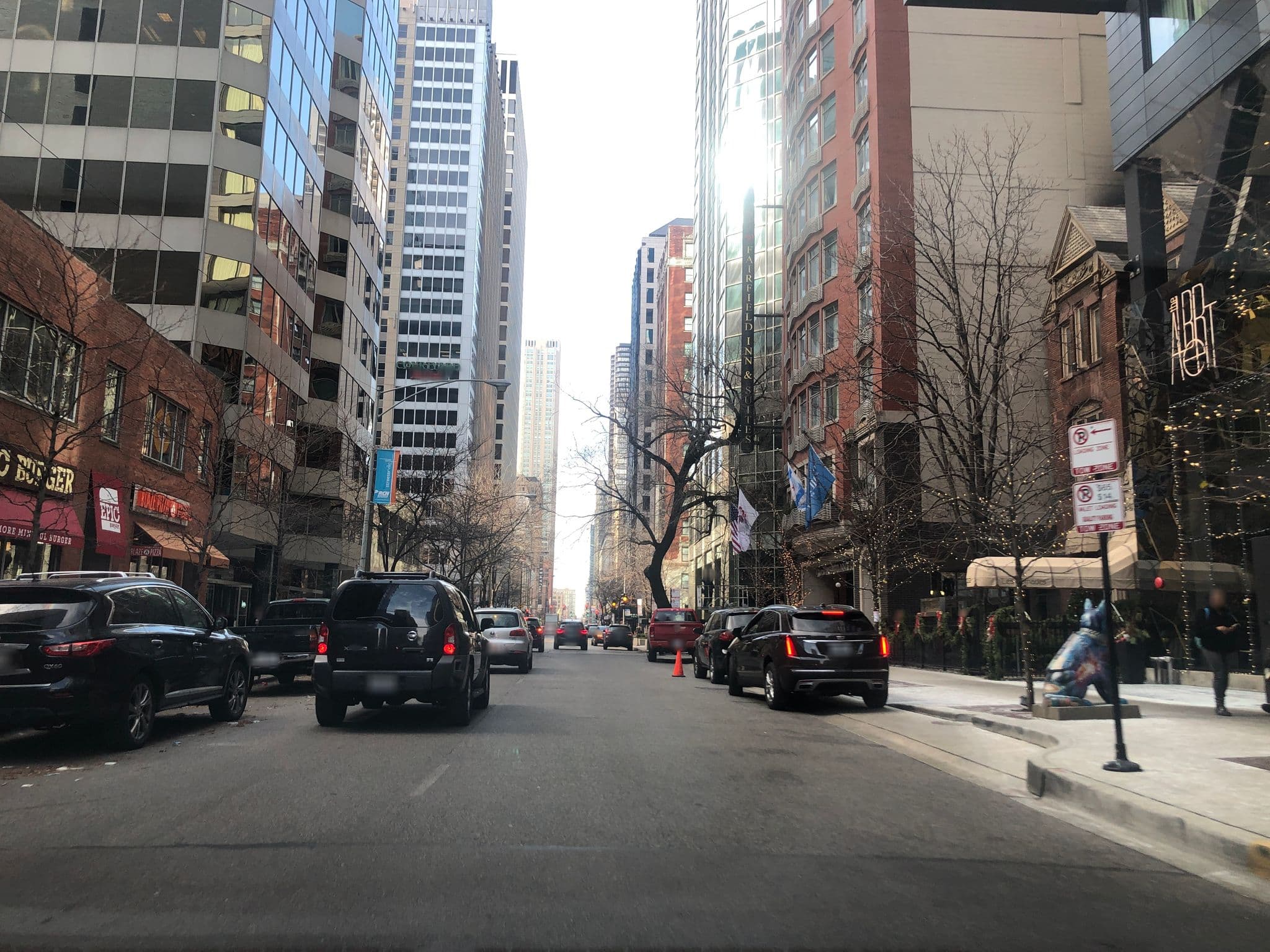 Street view near Hotel Emc2 Gym, Near North Side — © glendachagas (CC BY-SA · Mapillary)