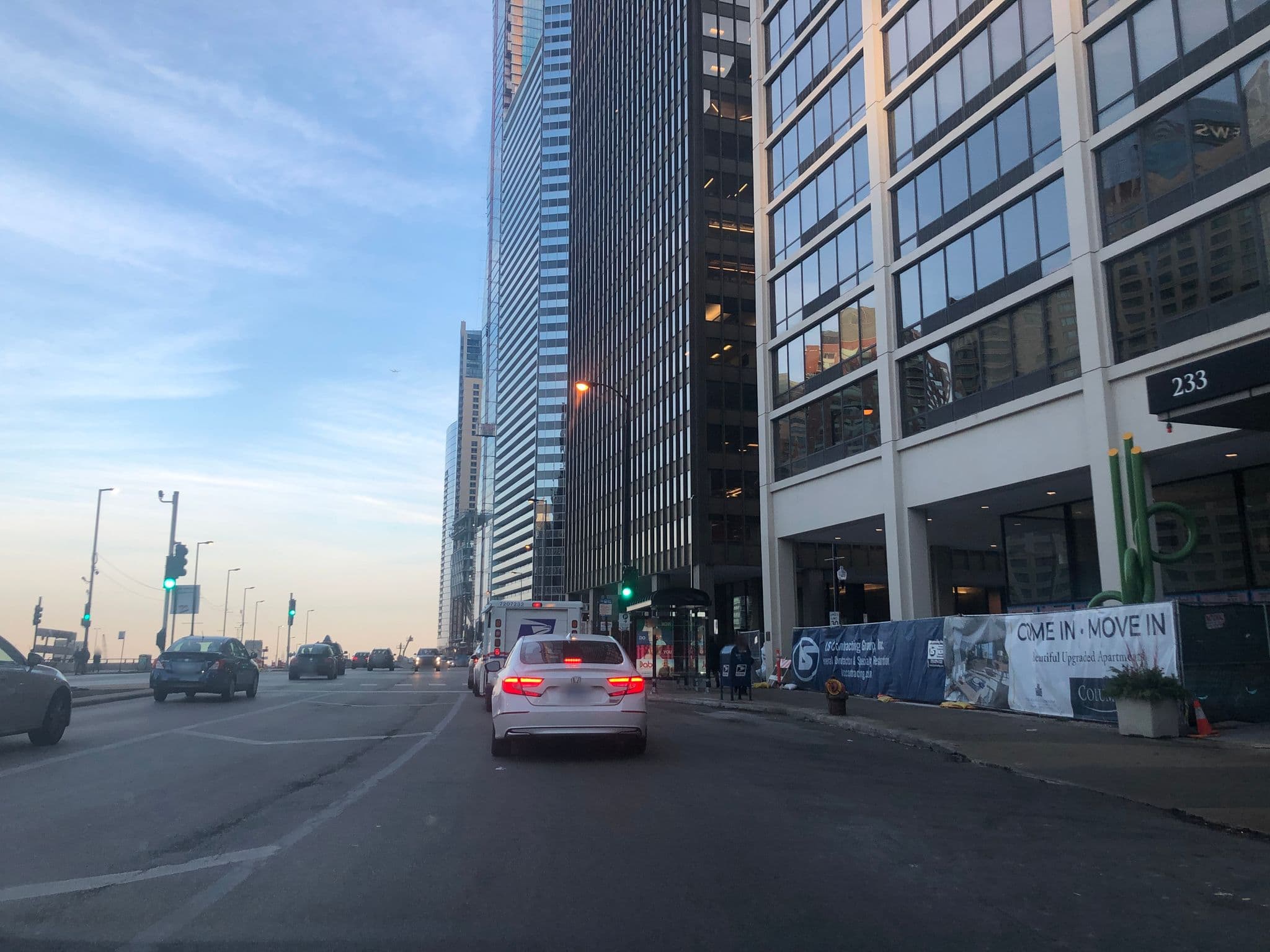 Street view near Manilow Suites at Columbus Plaza, Chicago Loop — © glendachagas (CC BY-SA · Mapillary)
