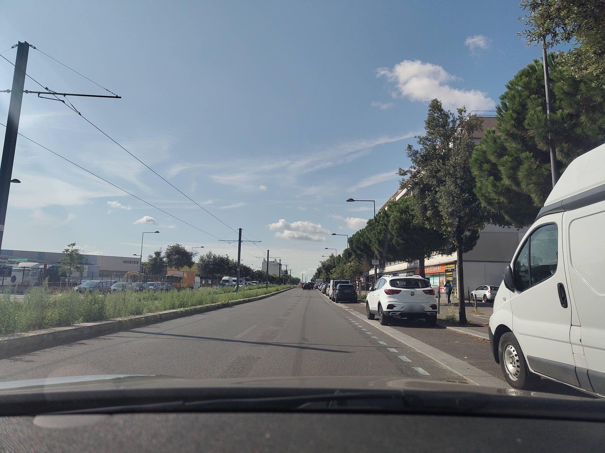 Street view near B&B HOTEL Orly Chevilly-Larue, Chevilly-Larue — © yipsteen (CC BY-SA · Mapillary)