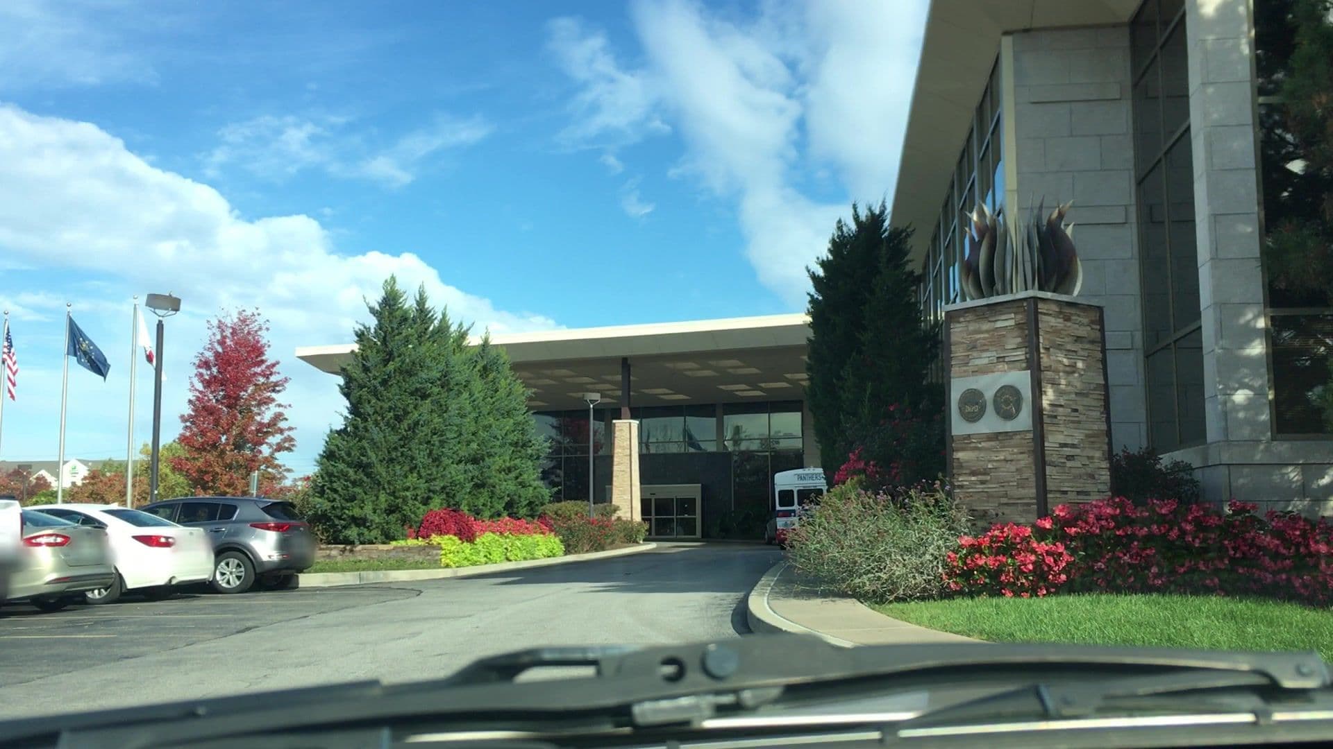 Street view near Indianapolis Marriott East, Warren Park — © lvl5 (CC BY-SA · Mapillary)