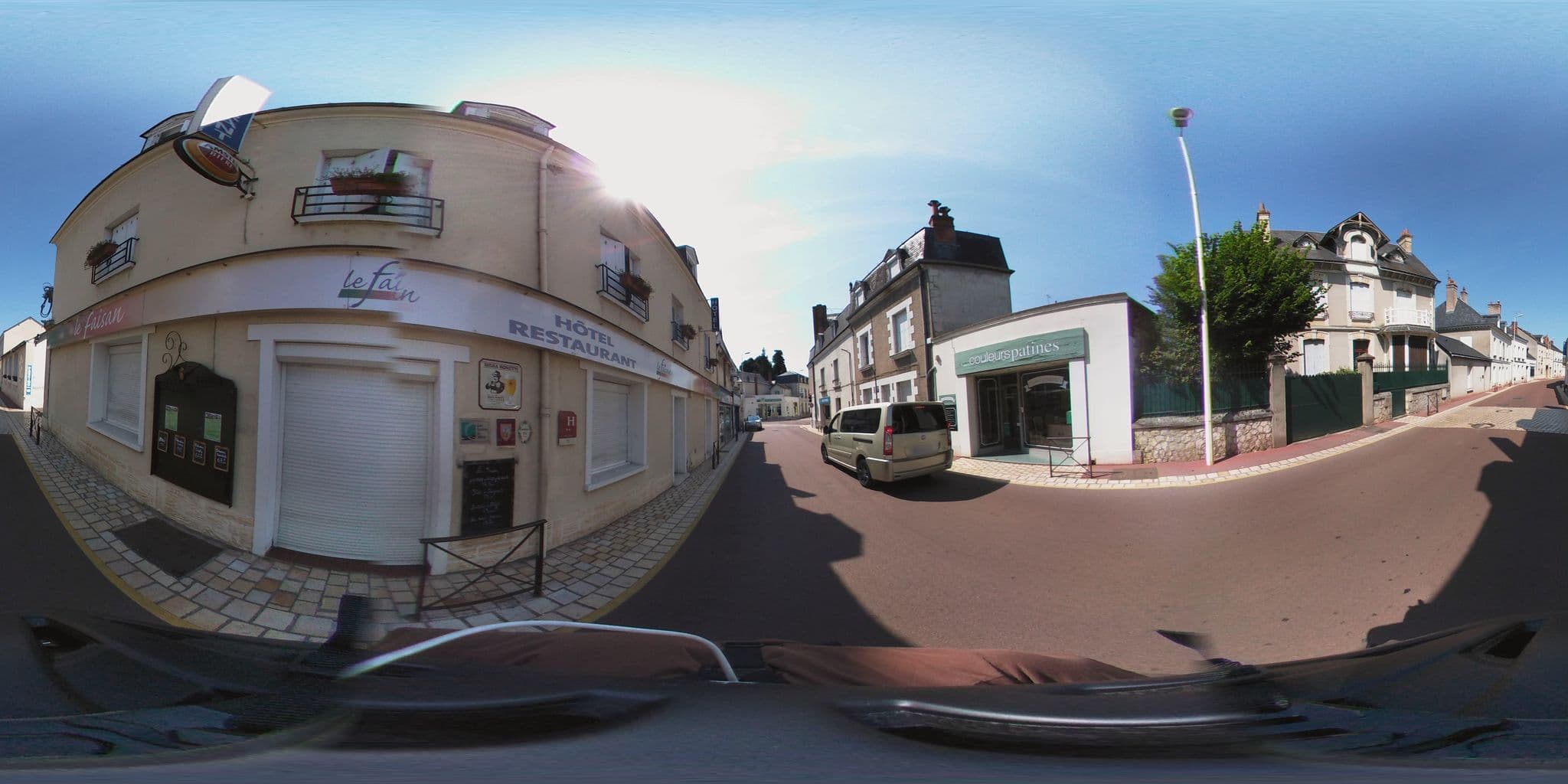 Street view near Le Faisan, Saint-Avertin — © monsieur_a (CC BY-SA · Mapillary)