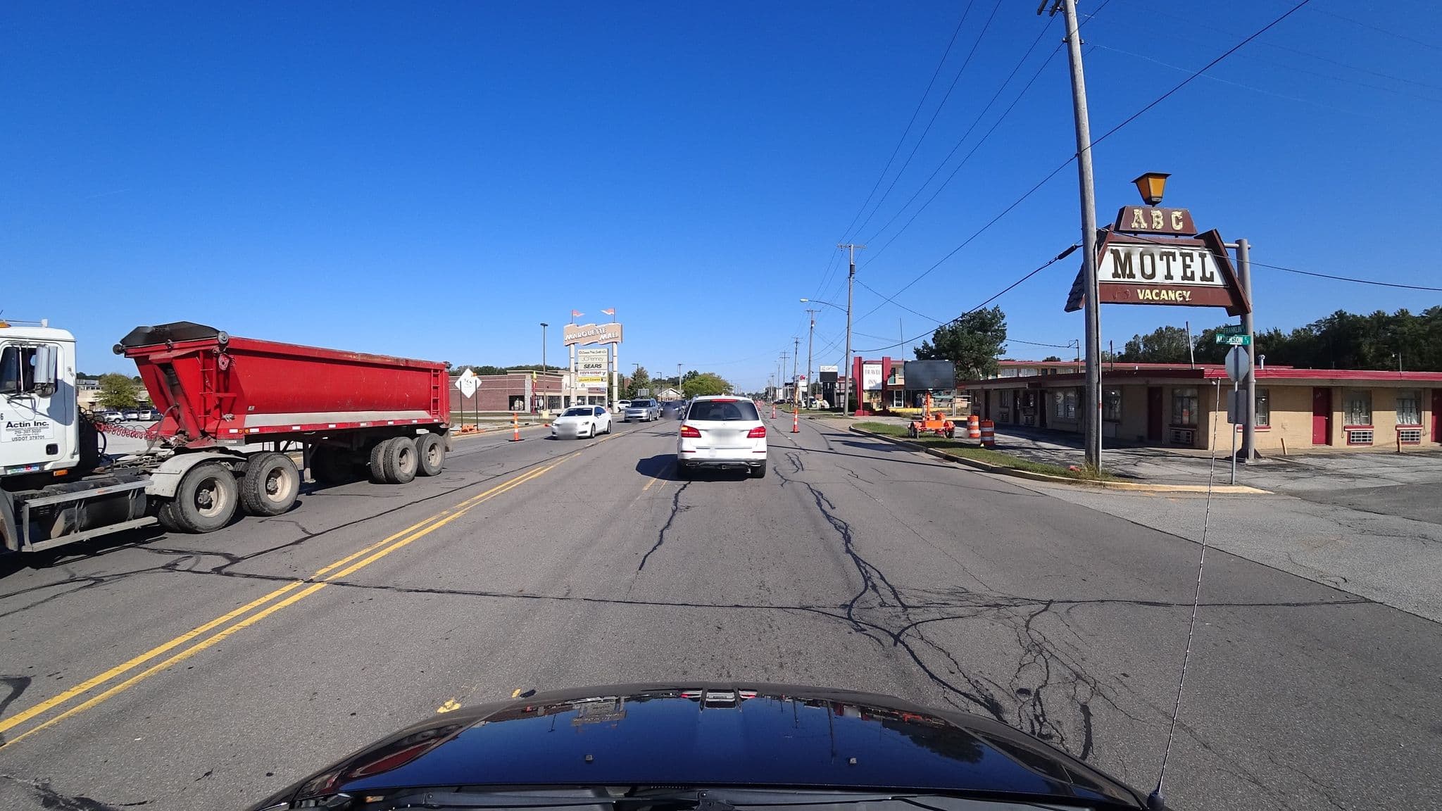 Street view near ABC Motel, Michigan City — © mbobcek (CC BY-SA · Mapillary)