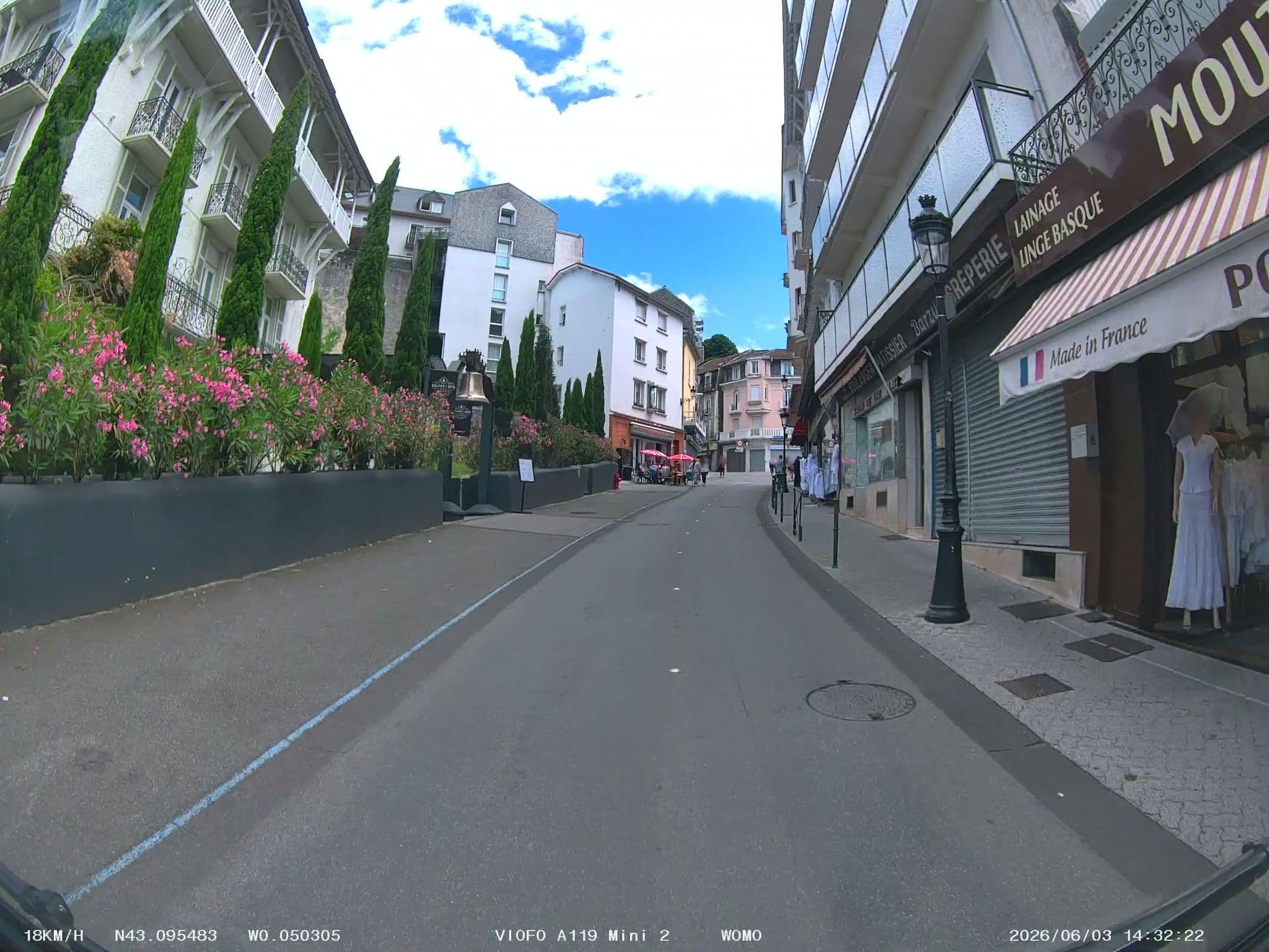 Street view near Hôtel Vesuvio, Lourdes — © soulcover (CC BY-SA · Mapillary)