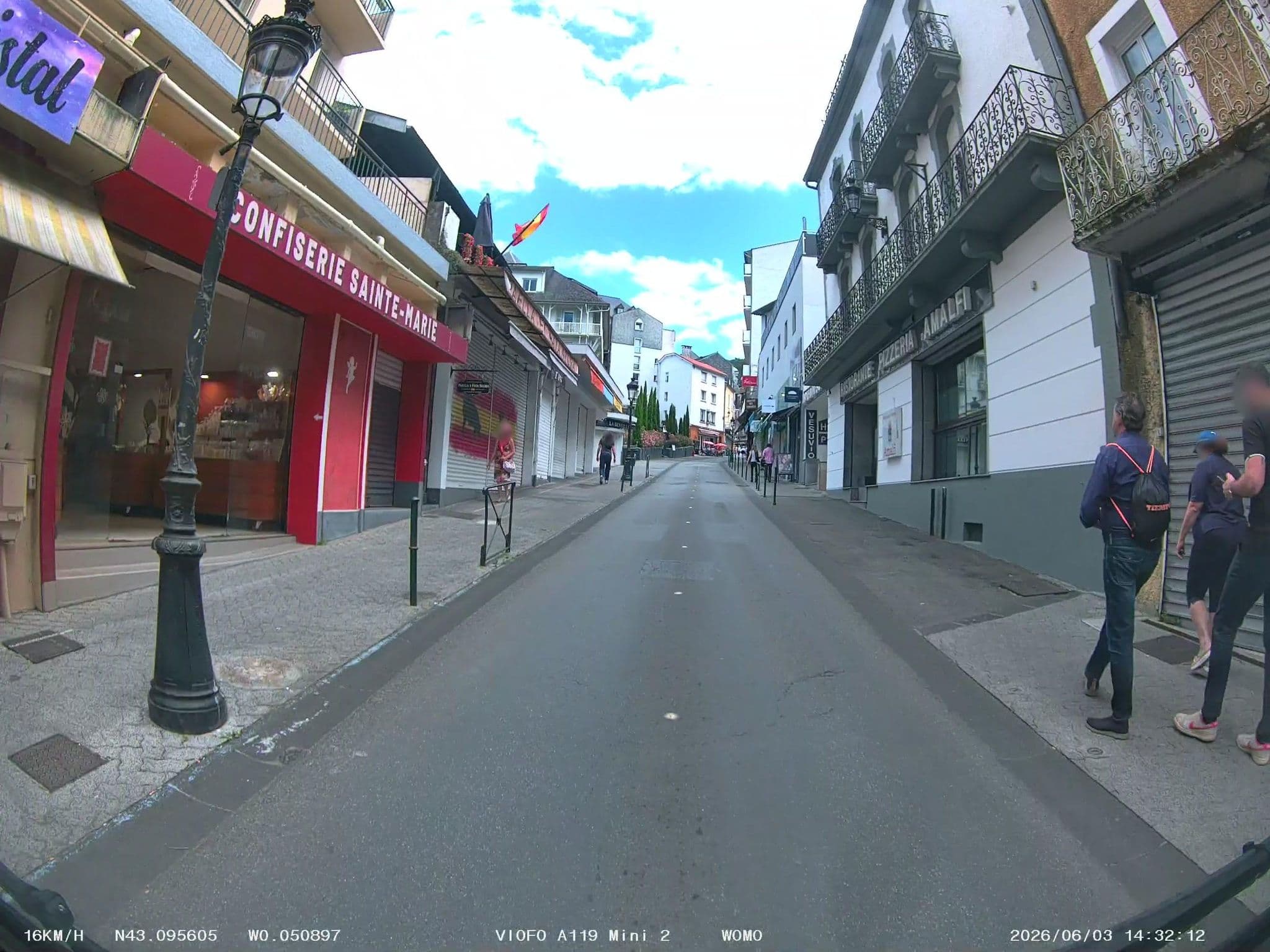 Street view near Hôtel des Arts, Lourdes