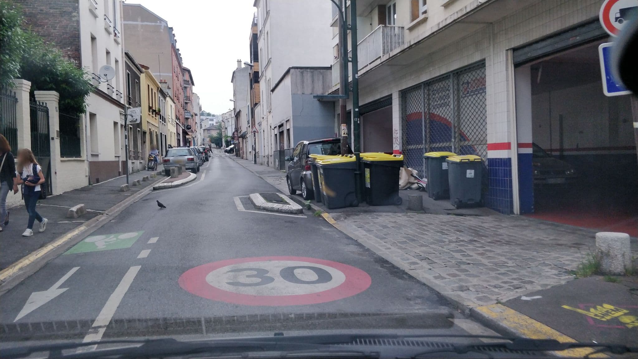Street view near L'Univers, Montreuil — © svr123456789 (CC BY-SA · Mapillary)
