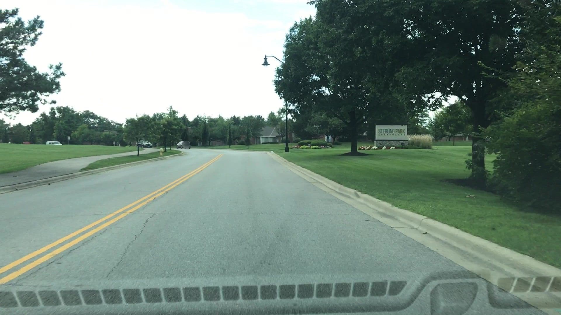Street view near Sterling Park Apartments, Urbancrest — © lvl5 (CC BY-SA · Mapillary)