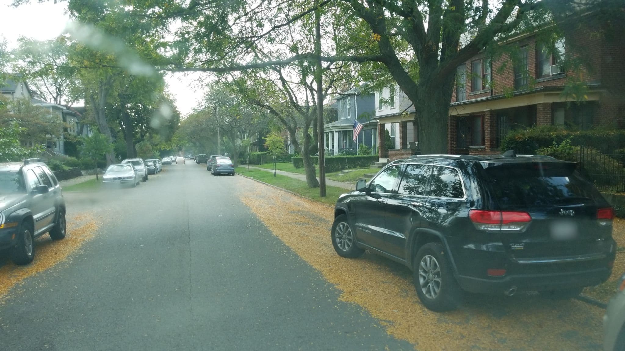 Street view near Hotel Looney, Grandview Heights — © jbthemilker (CC BY-SA · Mapillary)