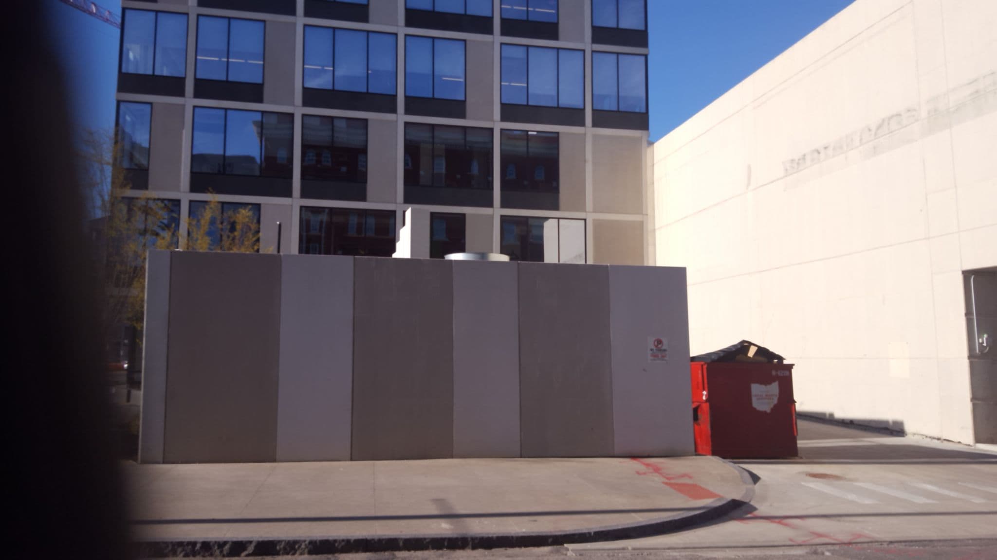 Street view near BlogPaws, Columbus — © jbthemilker (CC BY-SA · Mapillary)