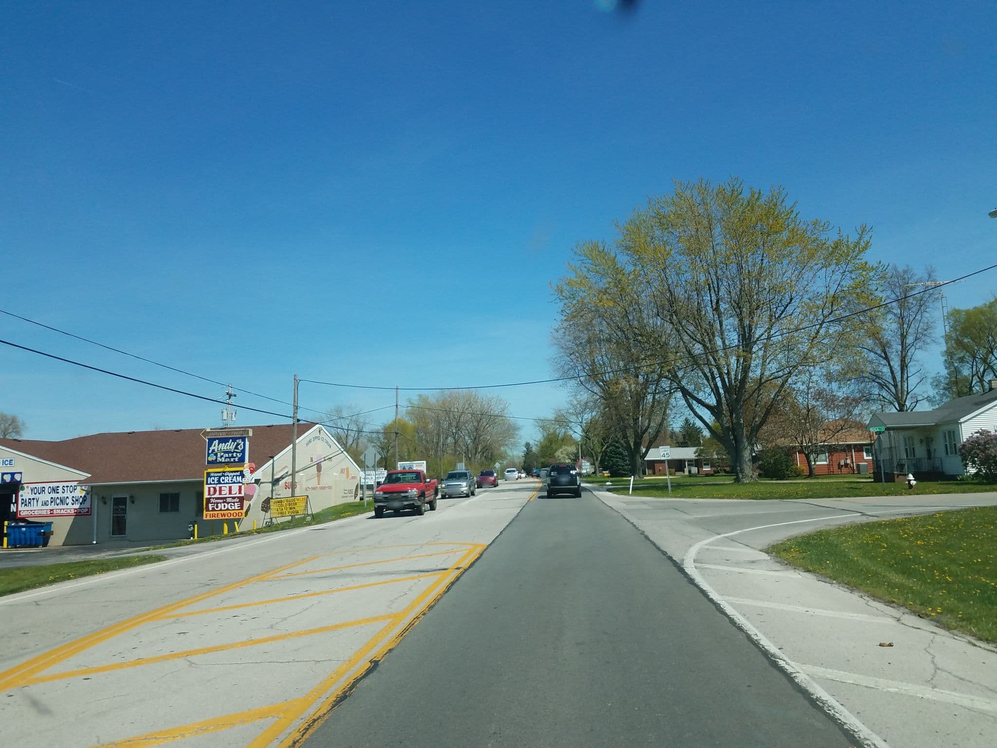 Street view near Lake Erie Vacation Rentals, Port Clinton — © jbthemilker (CC BY-SA · Mapillary)