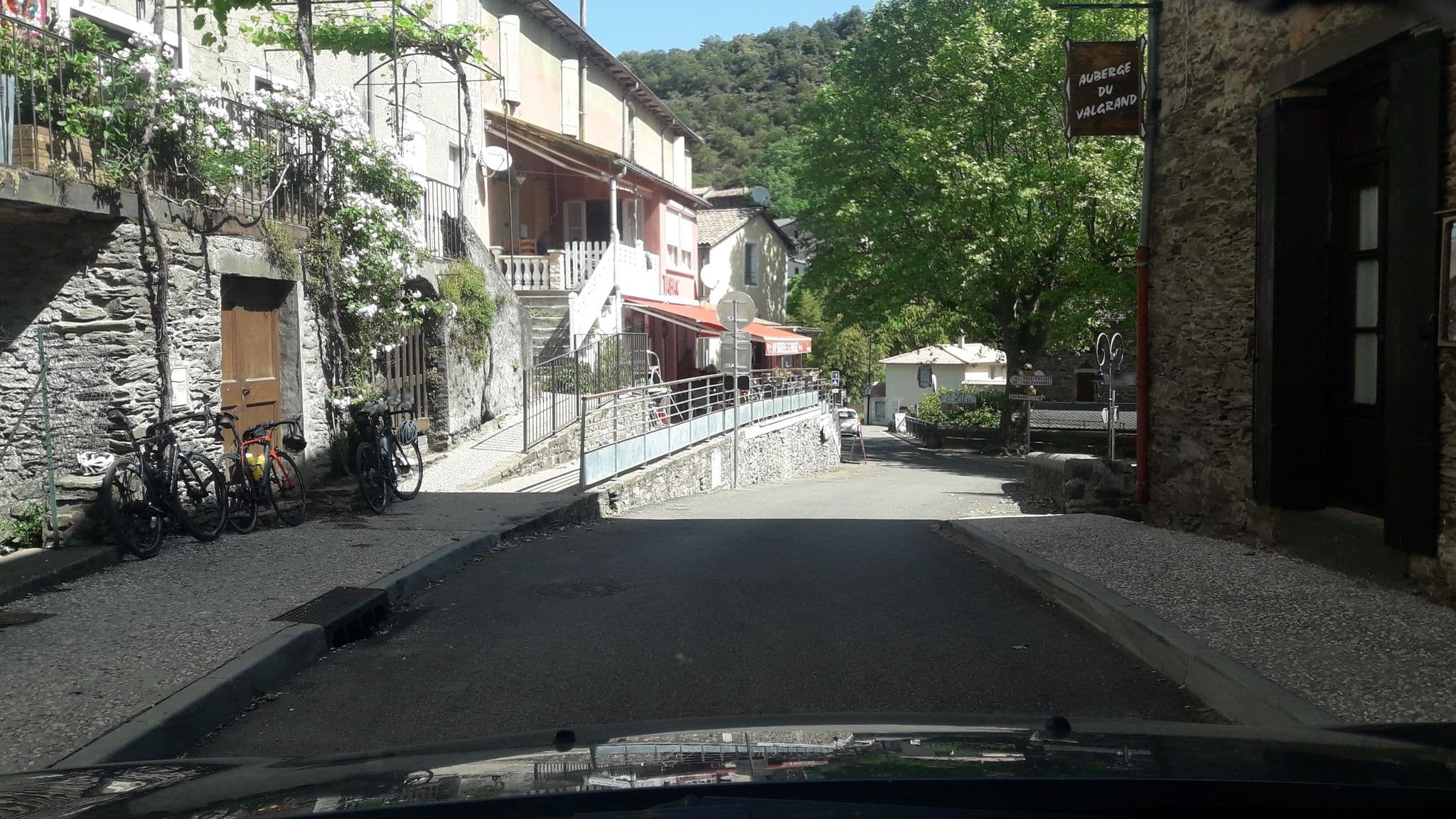 Street view near Auberge du Valgrand, Valleraugue — © eric_s (CC BY-SA · Mapillary)