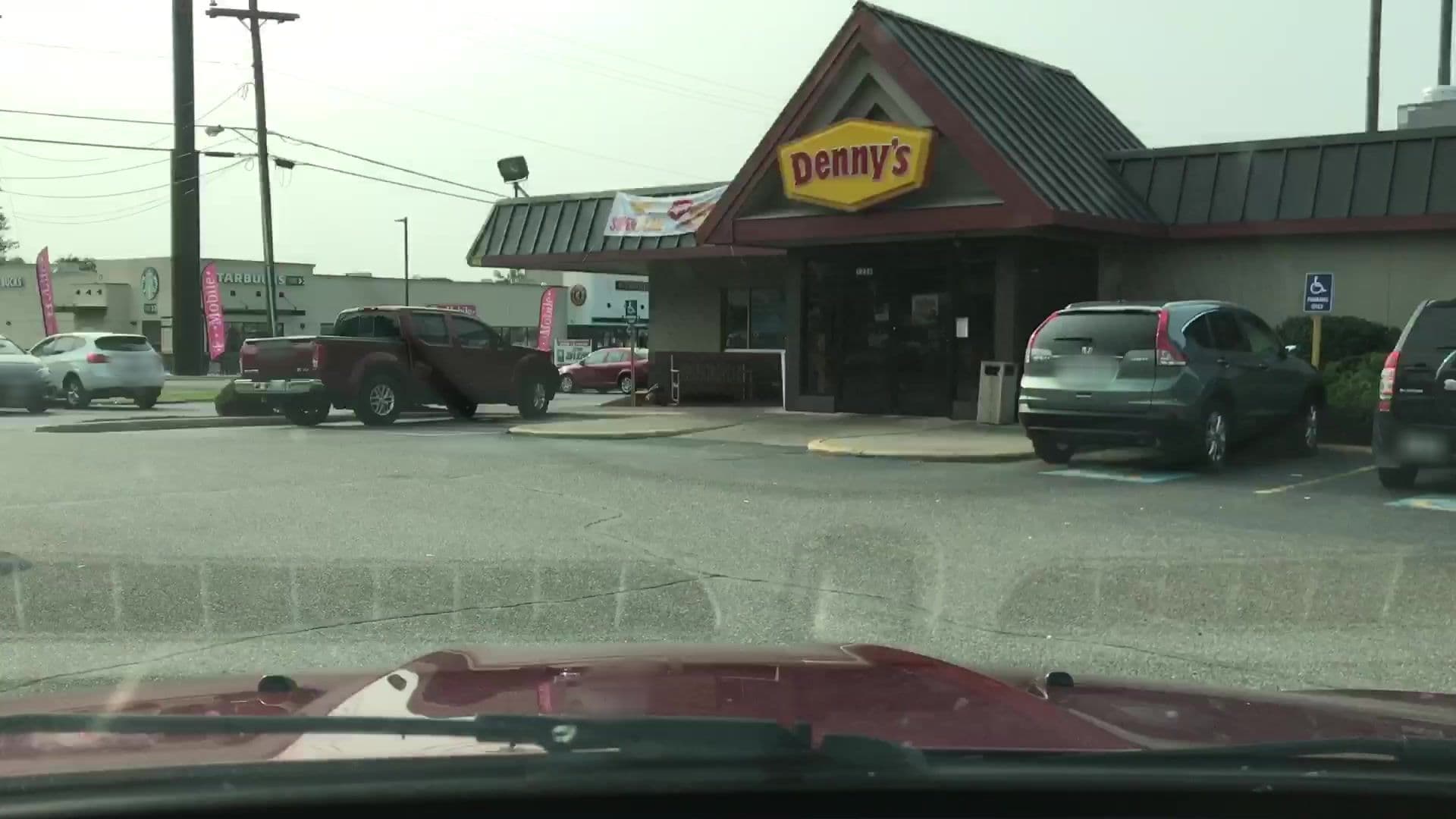 Street view near Motel 6, New Philadelphia — © lvl5 (CC BY-SA · Mapillary)