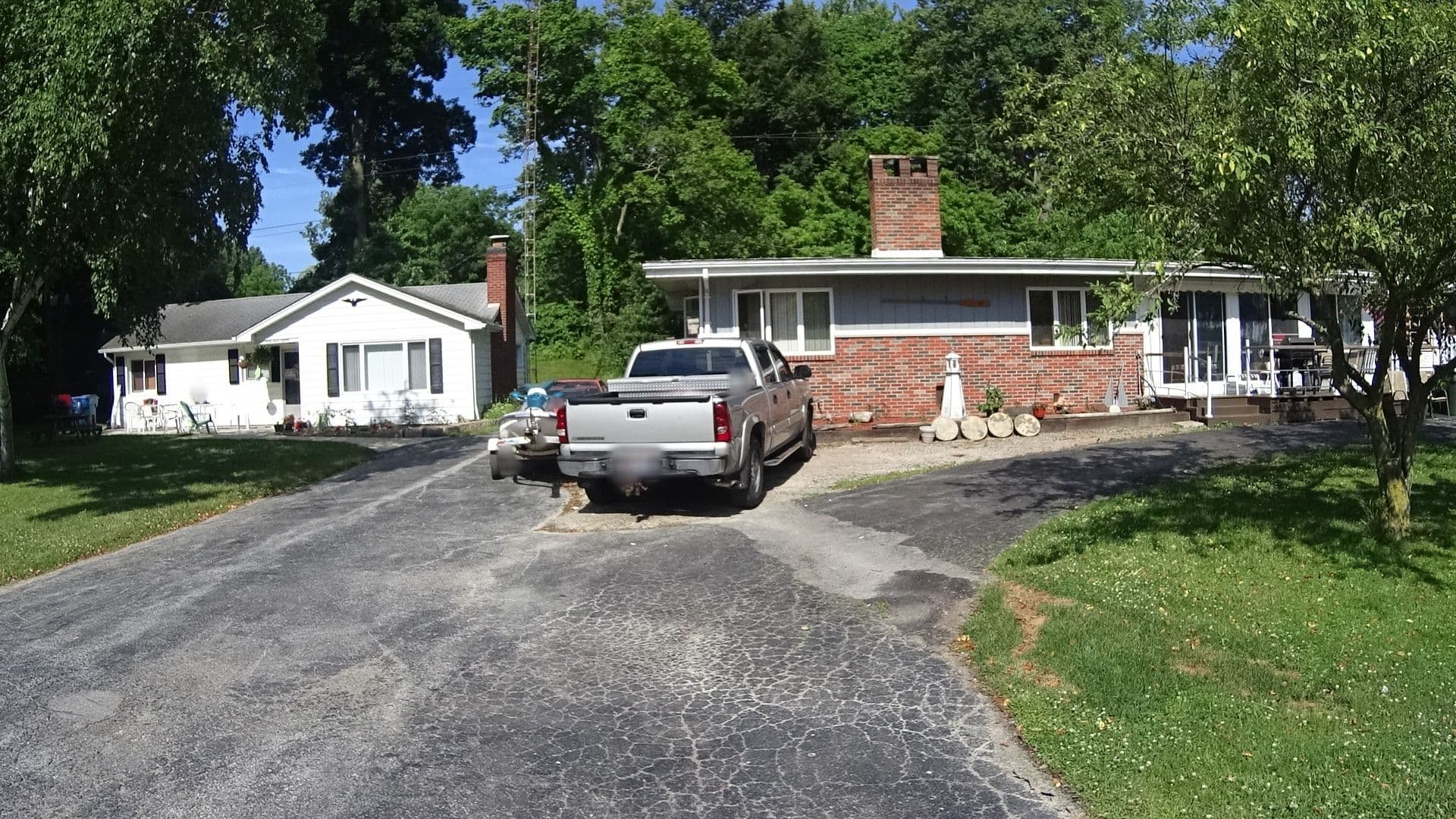 Street view near Reel Time Cottages, Vermilion — © mwroblewski (CC BY-SA · Mapillary)