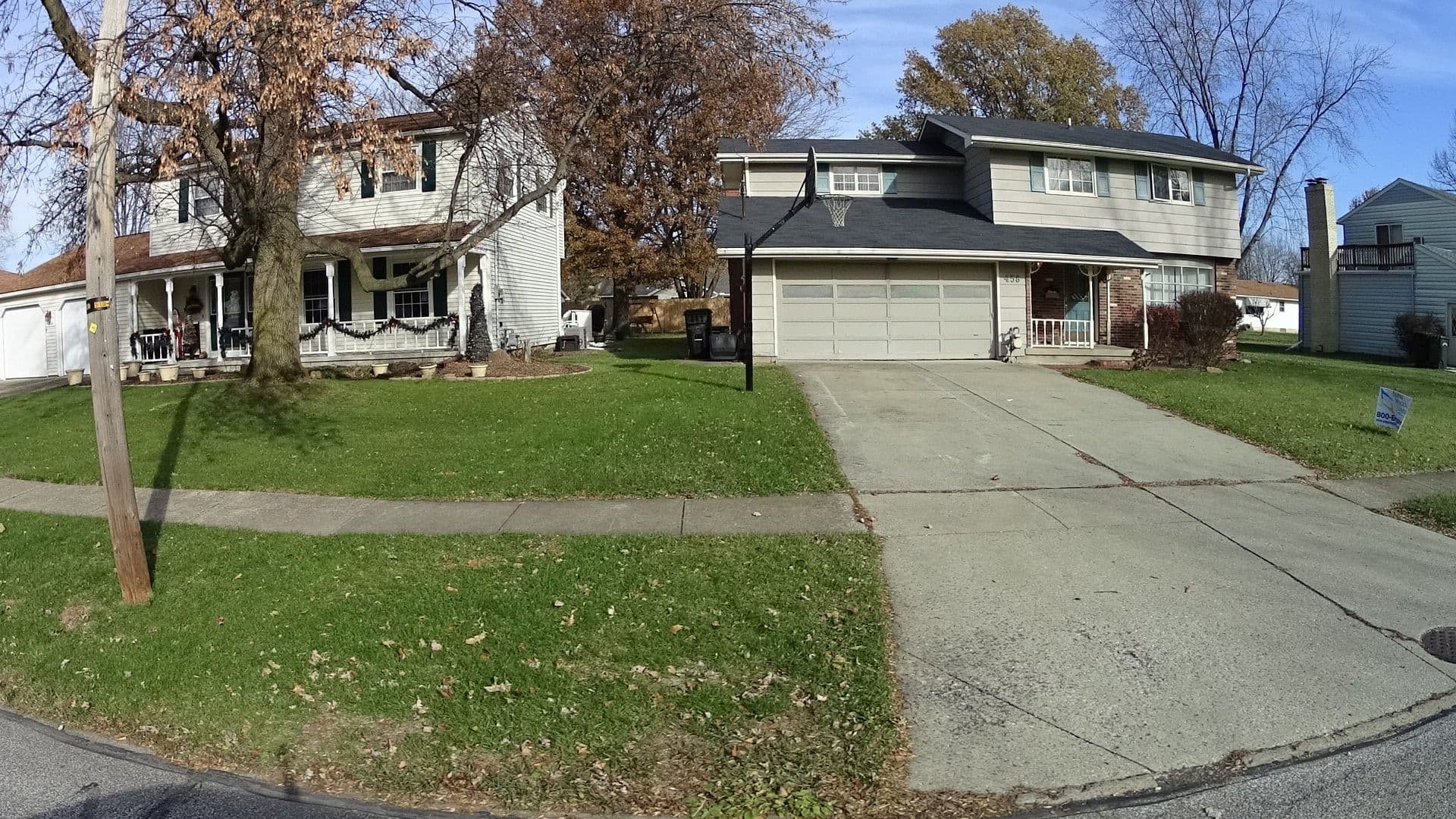 Street view near New chaos inn, Elyria — © loraincoauditor (CC BY-SA · Mapillary)