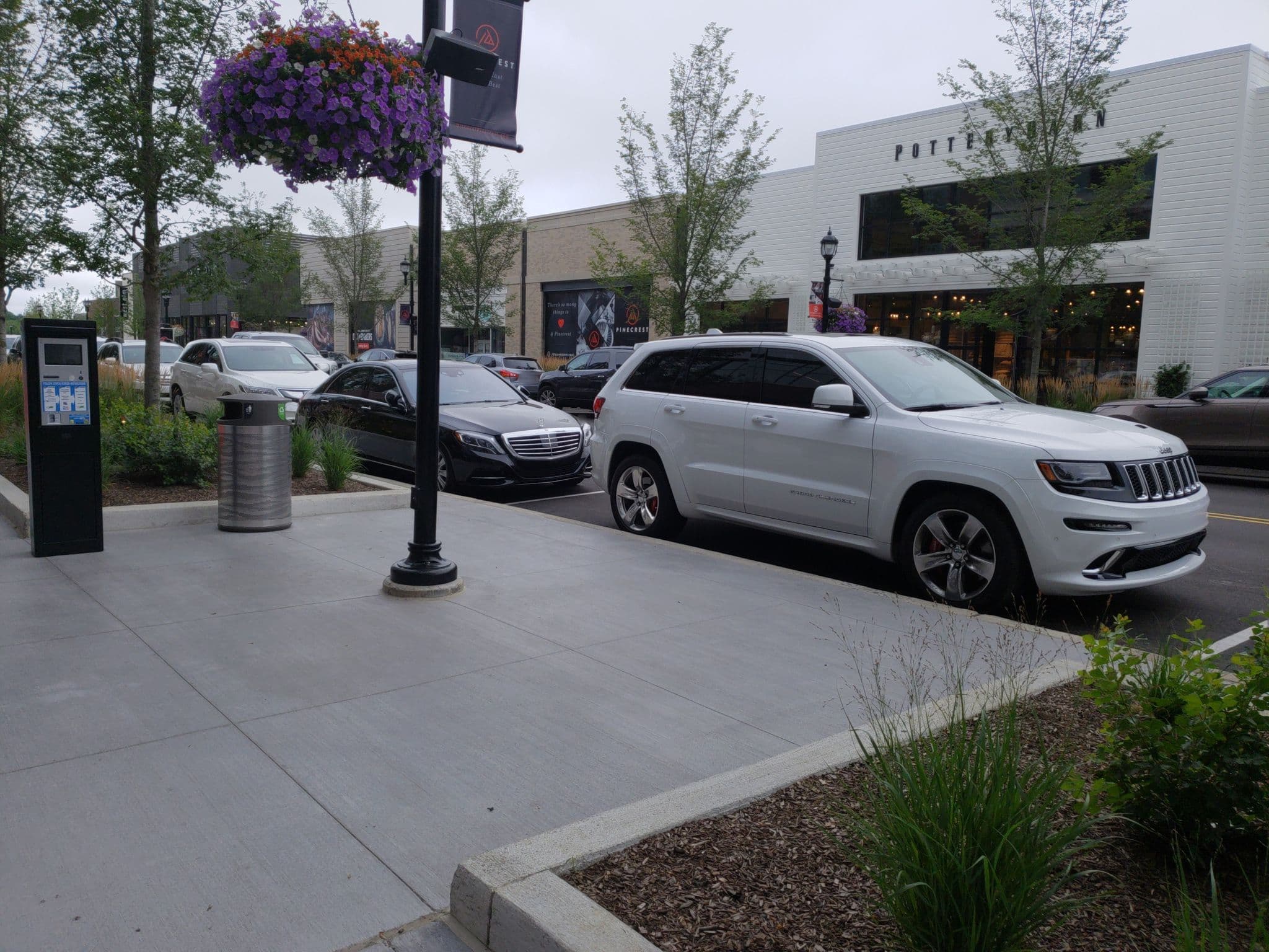 Street view near The Wedding Party Spot, Beachwood — © kaplasr (CC BY-SA · Mapillary)