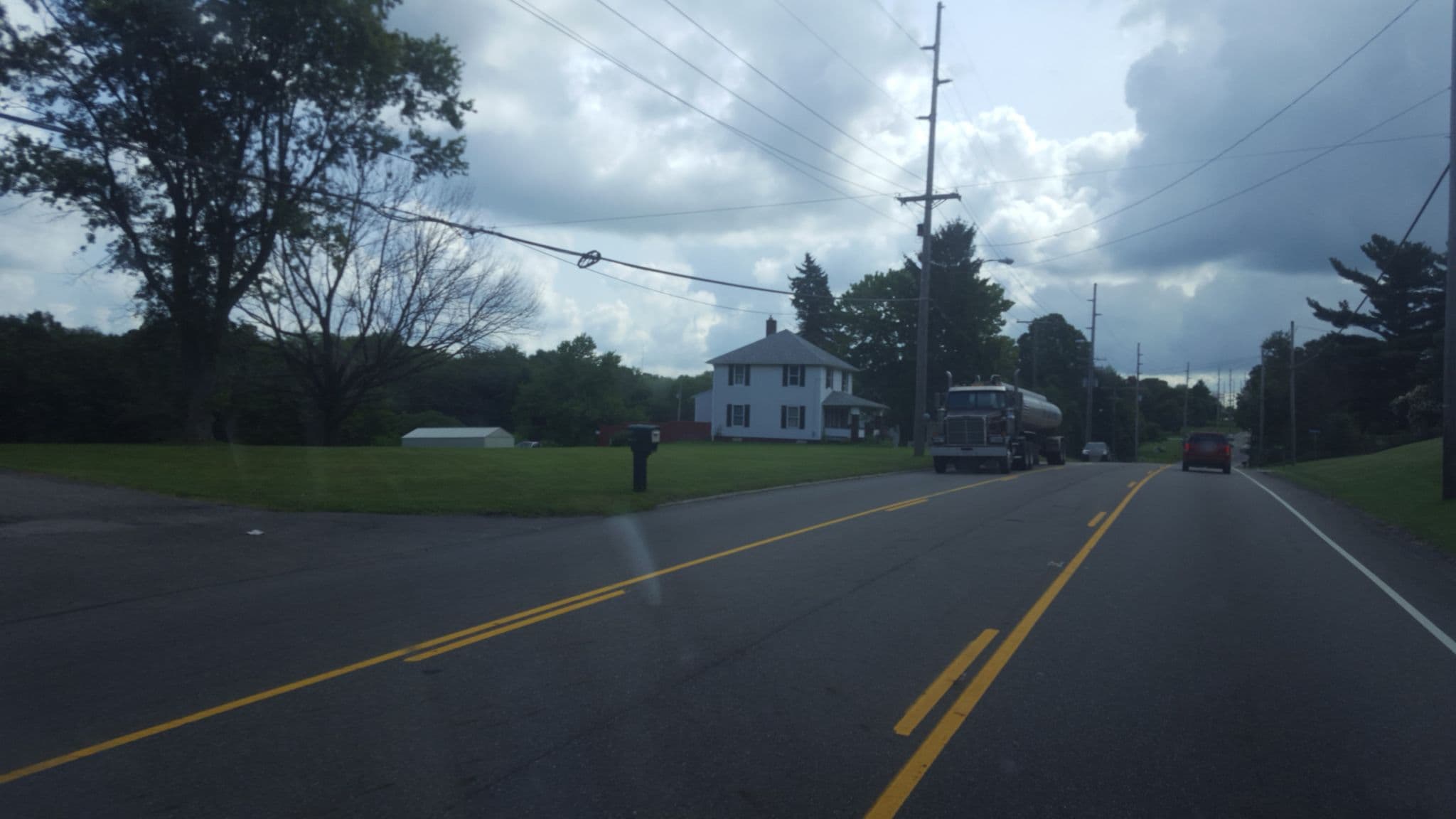 Street view near Moon Mist Motel, East Canton — © jbthemilker (CC BY-SA · Mapillary)