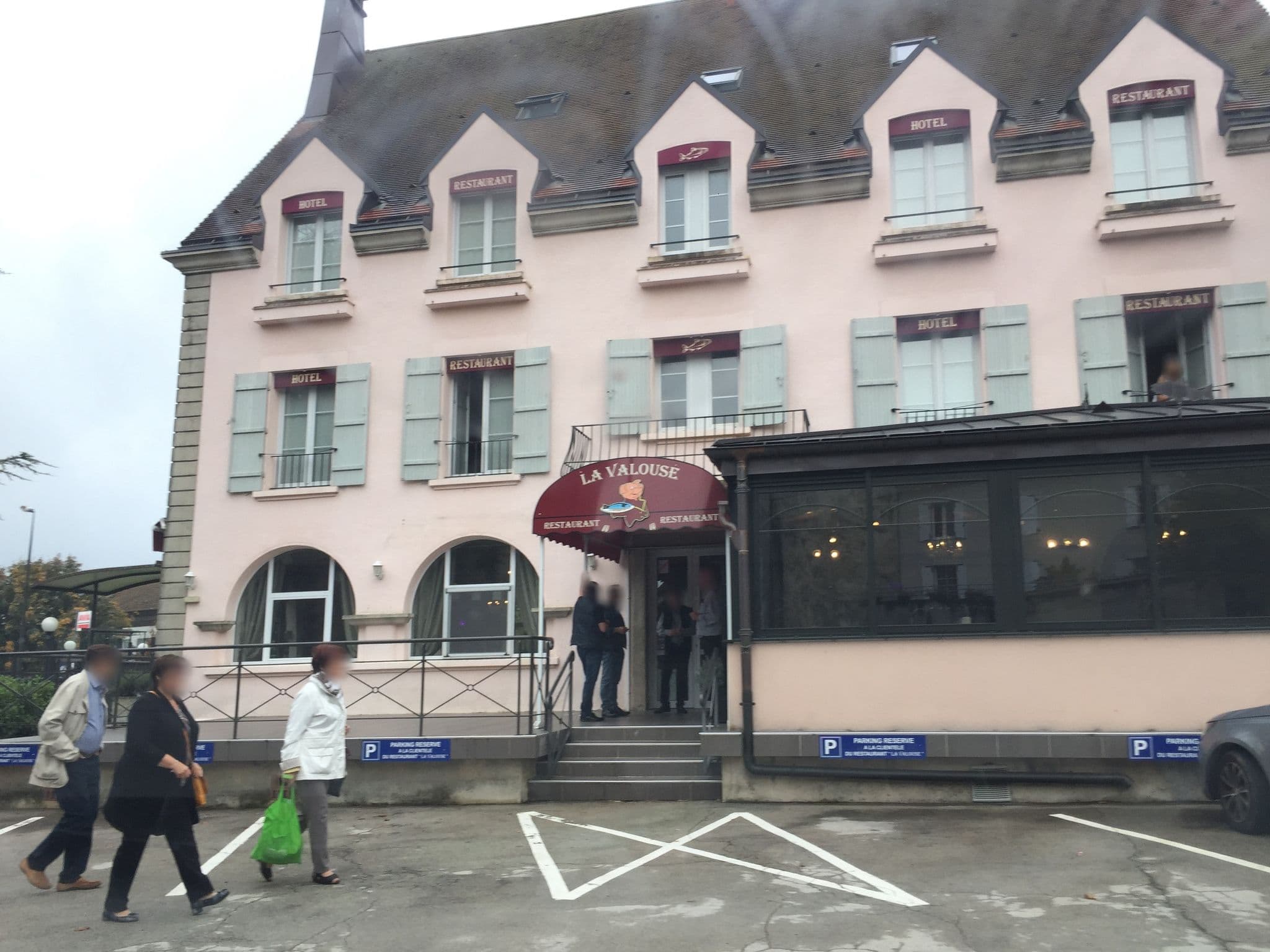 Street view near Le Vouglans, Orgelet — © thepriben (CC BY-SA · Mapillary)