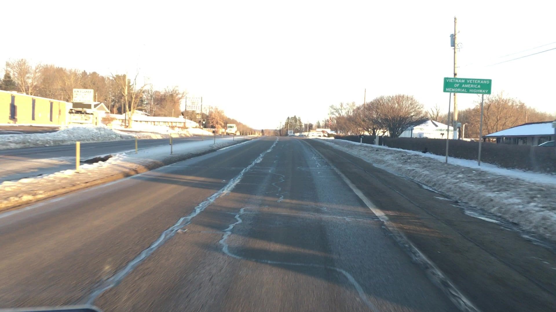 Street view near Alpine Inn, Big Beaver — © lvl5 (CC BY-SA · Mapillary)