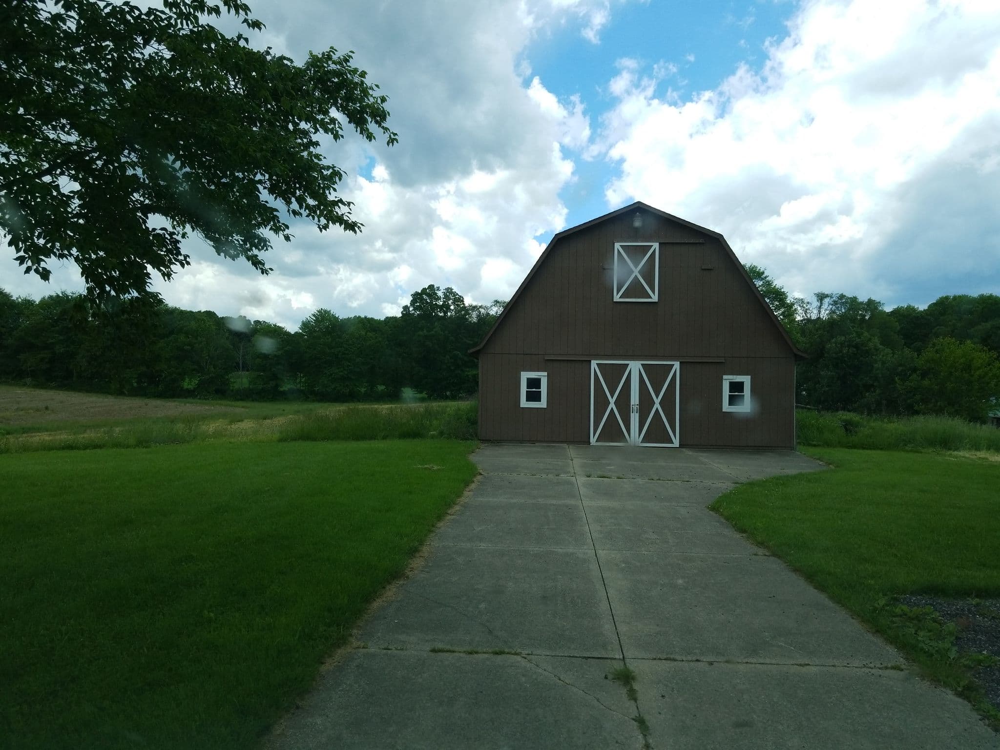 Street view near Old Stone House B & B, Middlefield — © jbthemilker (CC BY-SA · Mapillary)