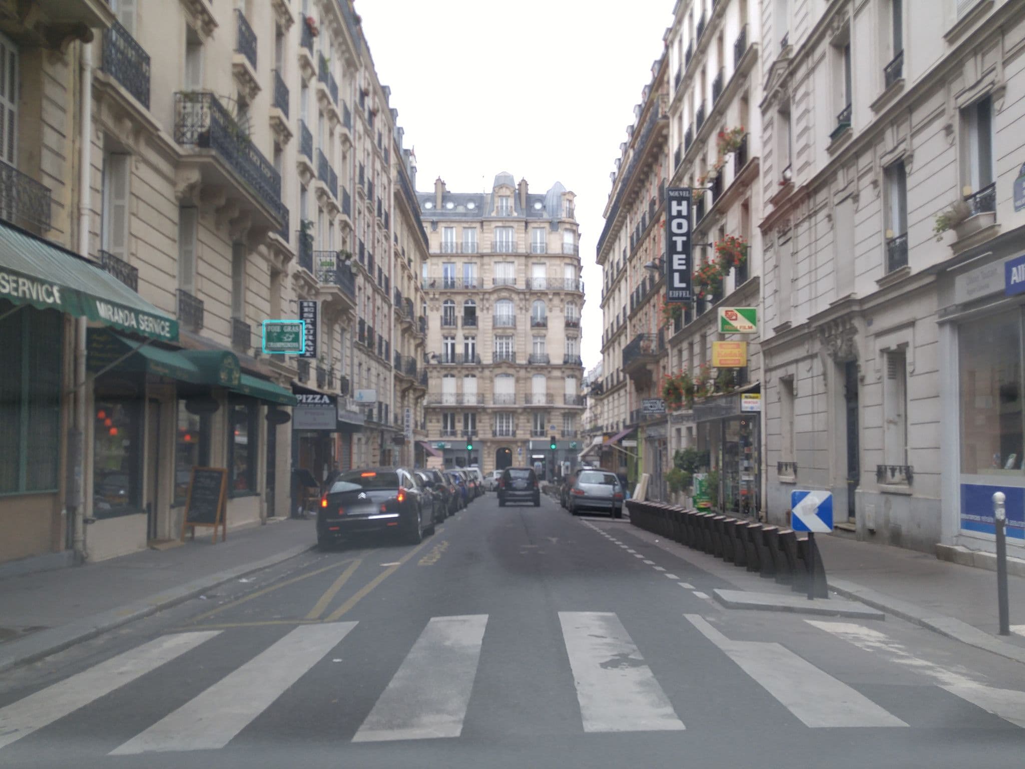 Street view near Nouvel Hôtel Eiffel, Paris 15 Vaugirard — © po_gregoire (CC BY-SA · Mapillary)