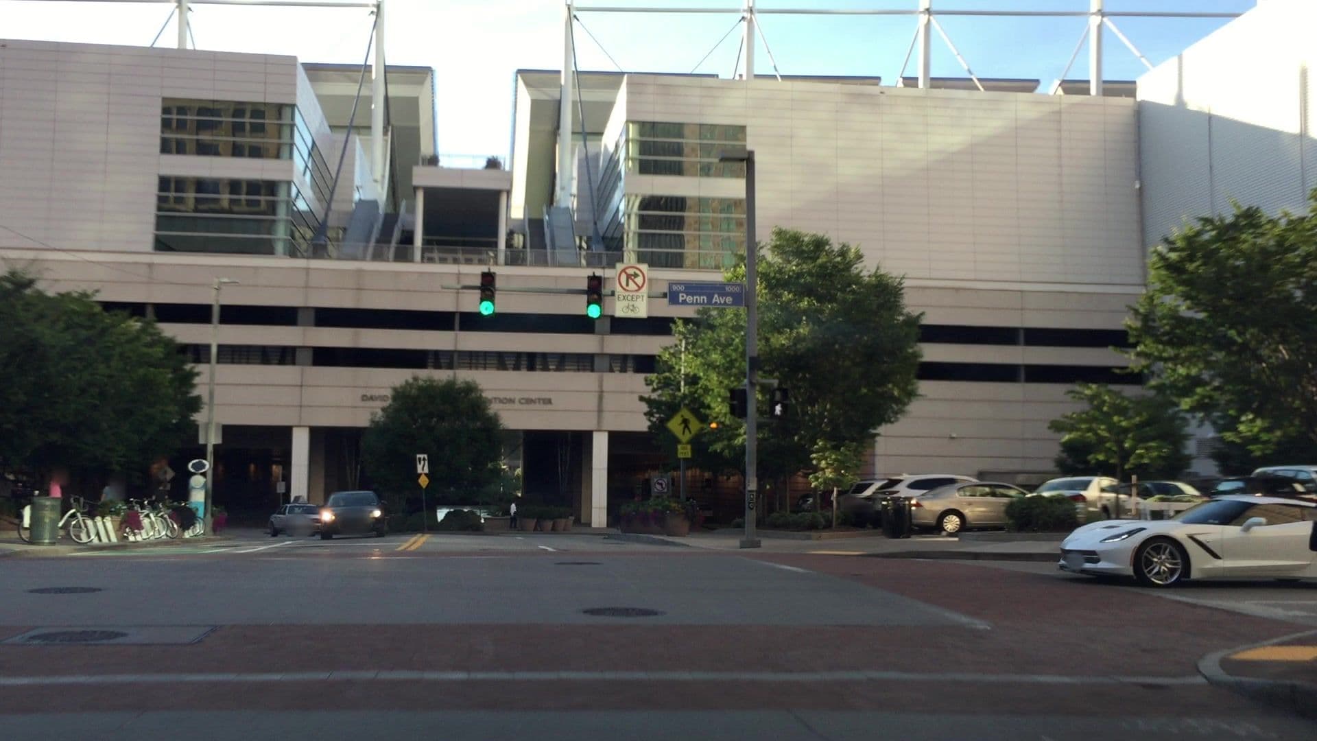 Street view near Anthrocon 2011, Pittsburgh — © lvl5 (CC BY-SA · Mapillary)