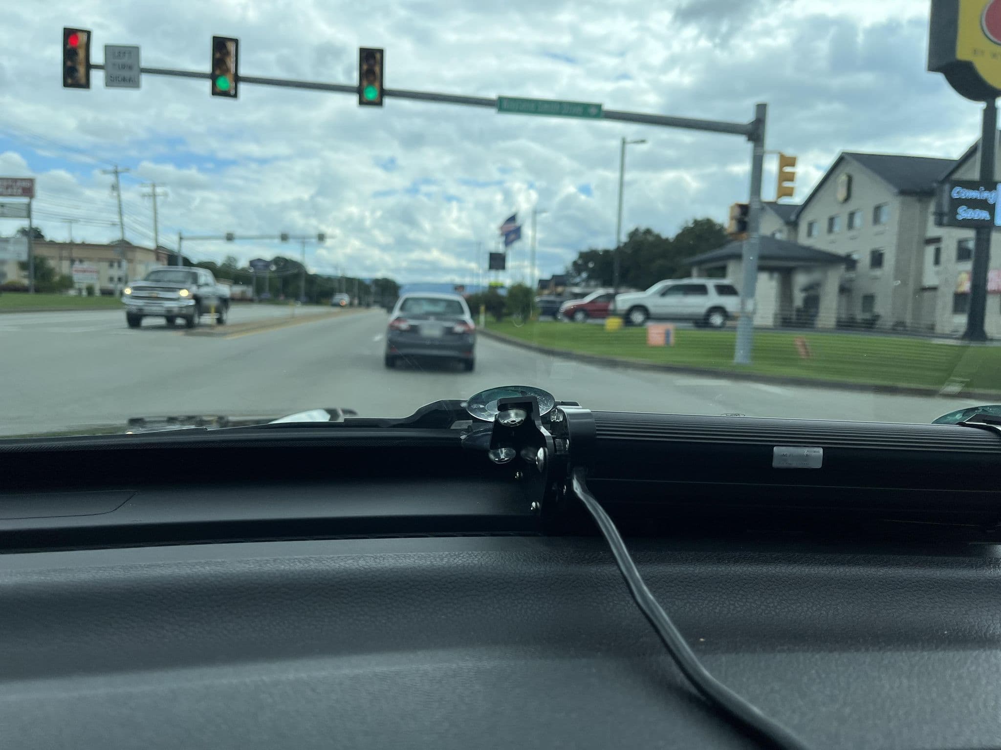 Street view near Wyndham Hotels & Resorts, South Uniontown — © 15mary3 (CC BY-SA · Mapillary)