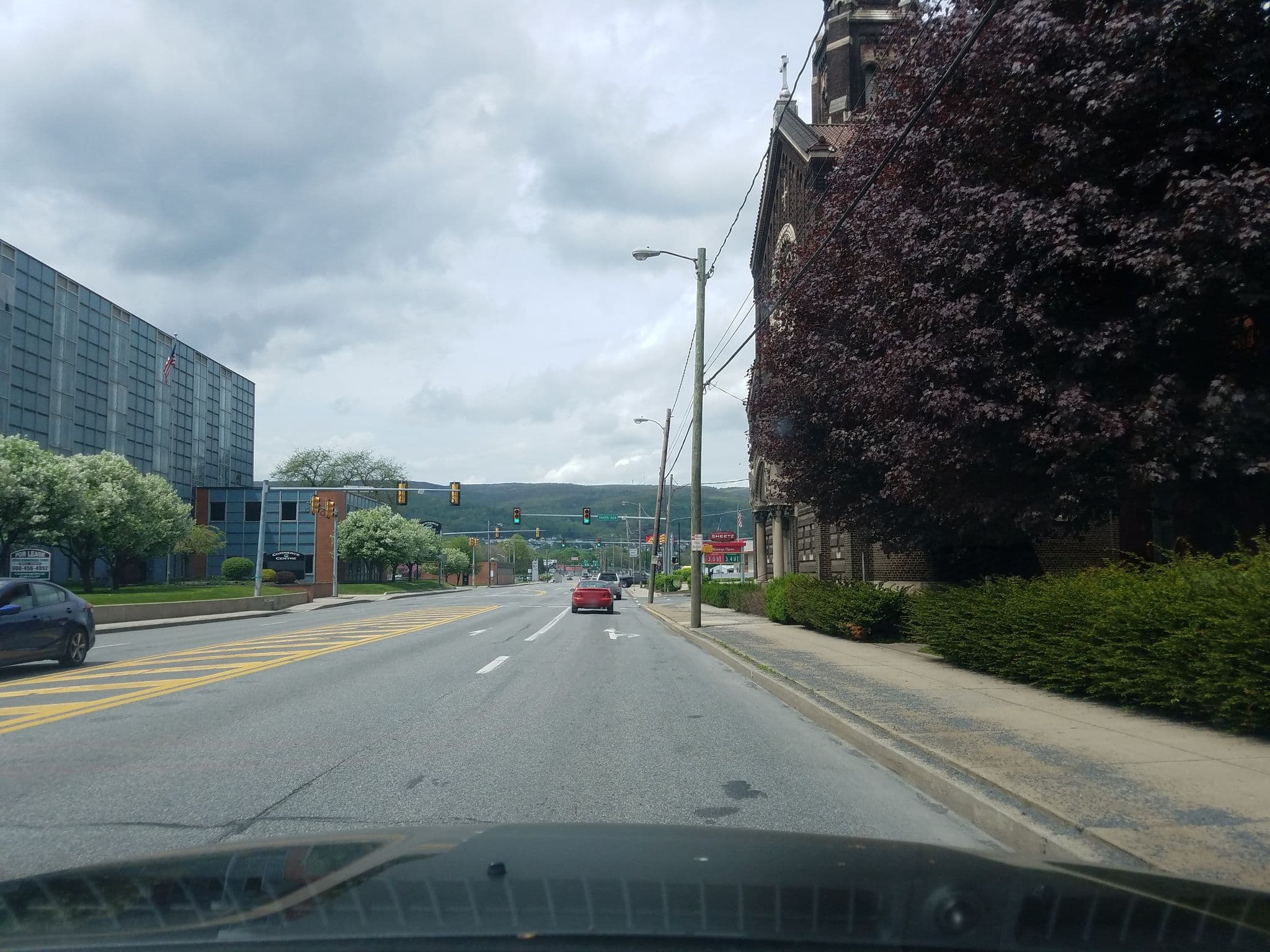 Street view near Heritage House Inn, Johnstown — © mattmerc (CC BY-SA · Mapillary)
