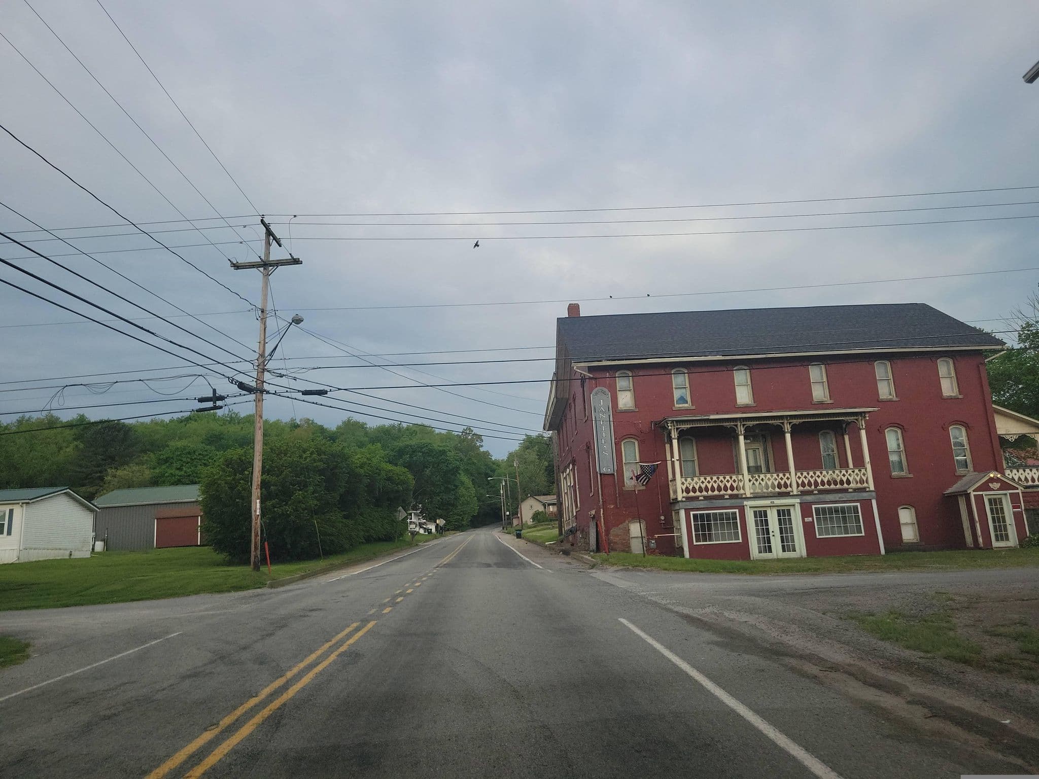 Street view near Jay's Hotel, Slippery Rock — © Montrose_Lyle (CC BY-SA · Mapillary)