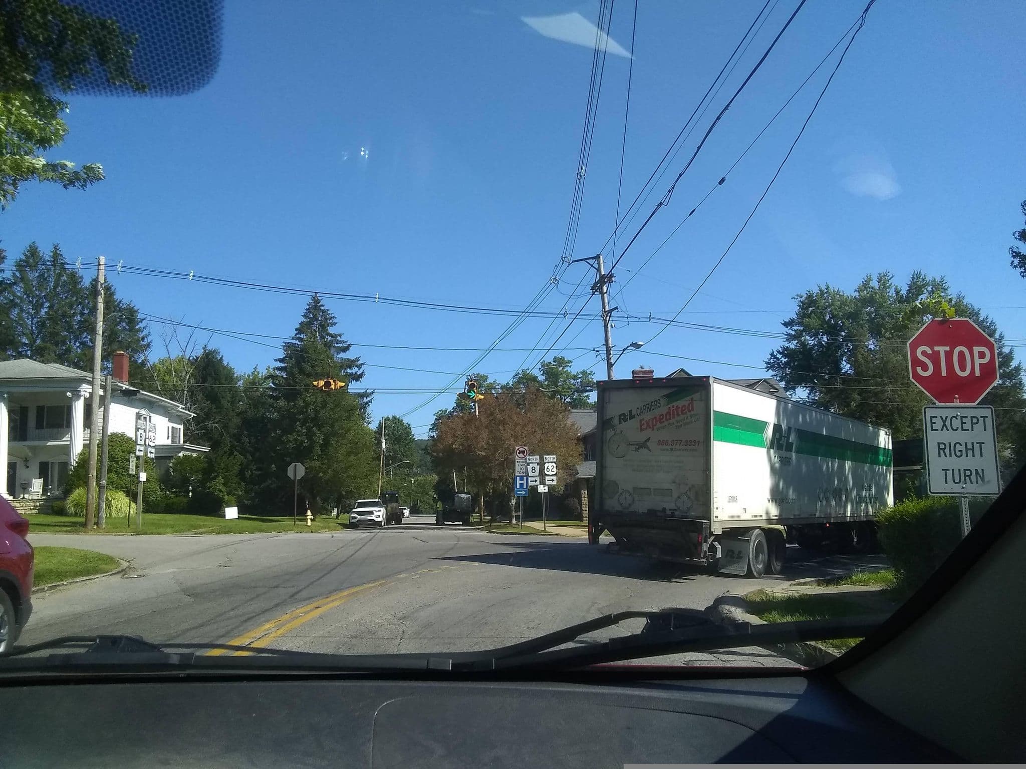 Street view near Hager's Peach Basket, Sugarcreek — © longhorn256 (CC BY-SA · Mapillary)