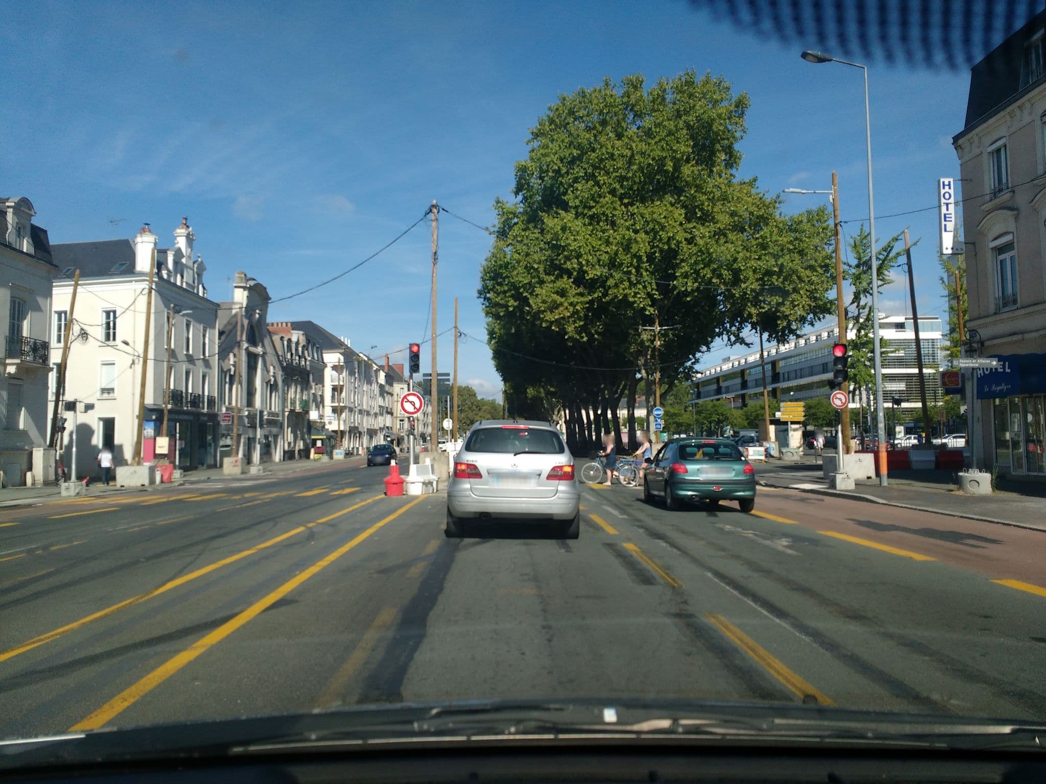Street view near Le Royalty, Angers — © kwiky (CC BY-SA · Mapillary)