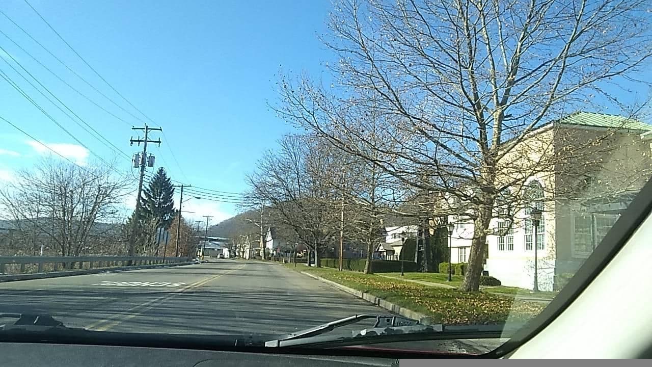 Street view near Cambridge Warren, North Warren — © longhorn256 (CC BY-SA · Mapillary)