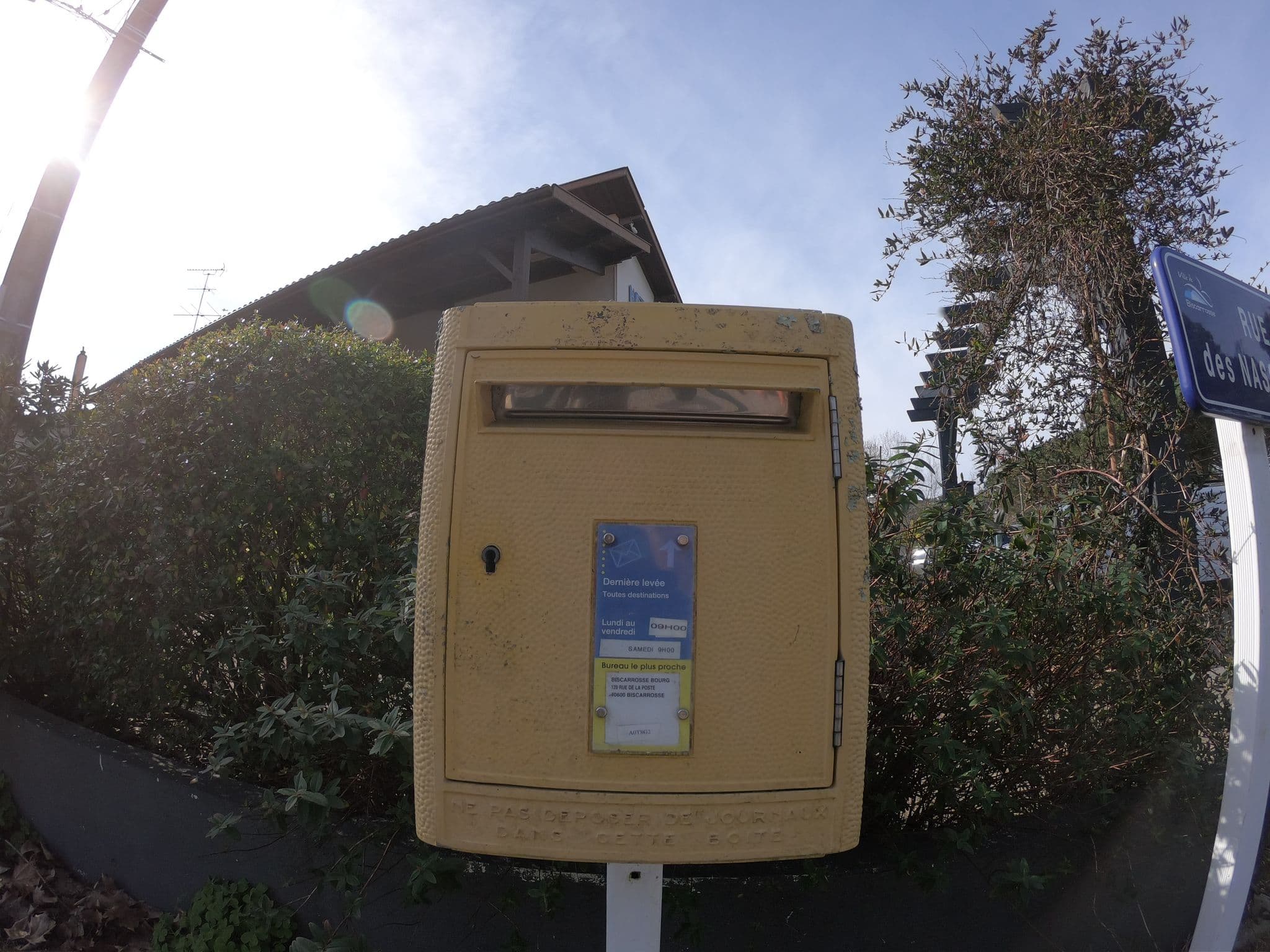 Street view near Hôtel CÔTE & LAC, Biscarrosse — © gitouche (CC BY-SA · Mapillary)