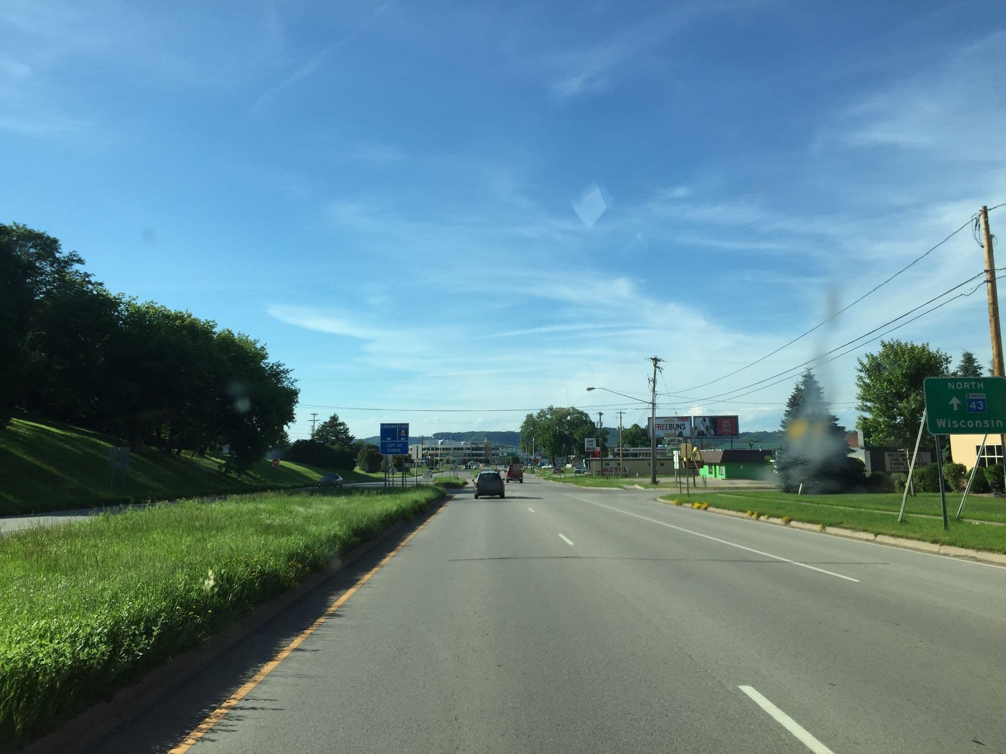 Street view near Holiday Inn Express & Suites, Winona — © airfoof (CC BY-SA · Mapillary)