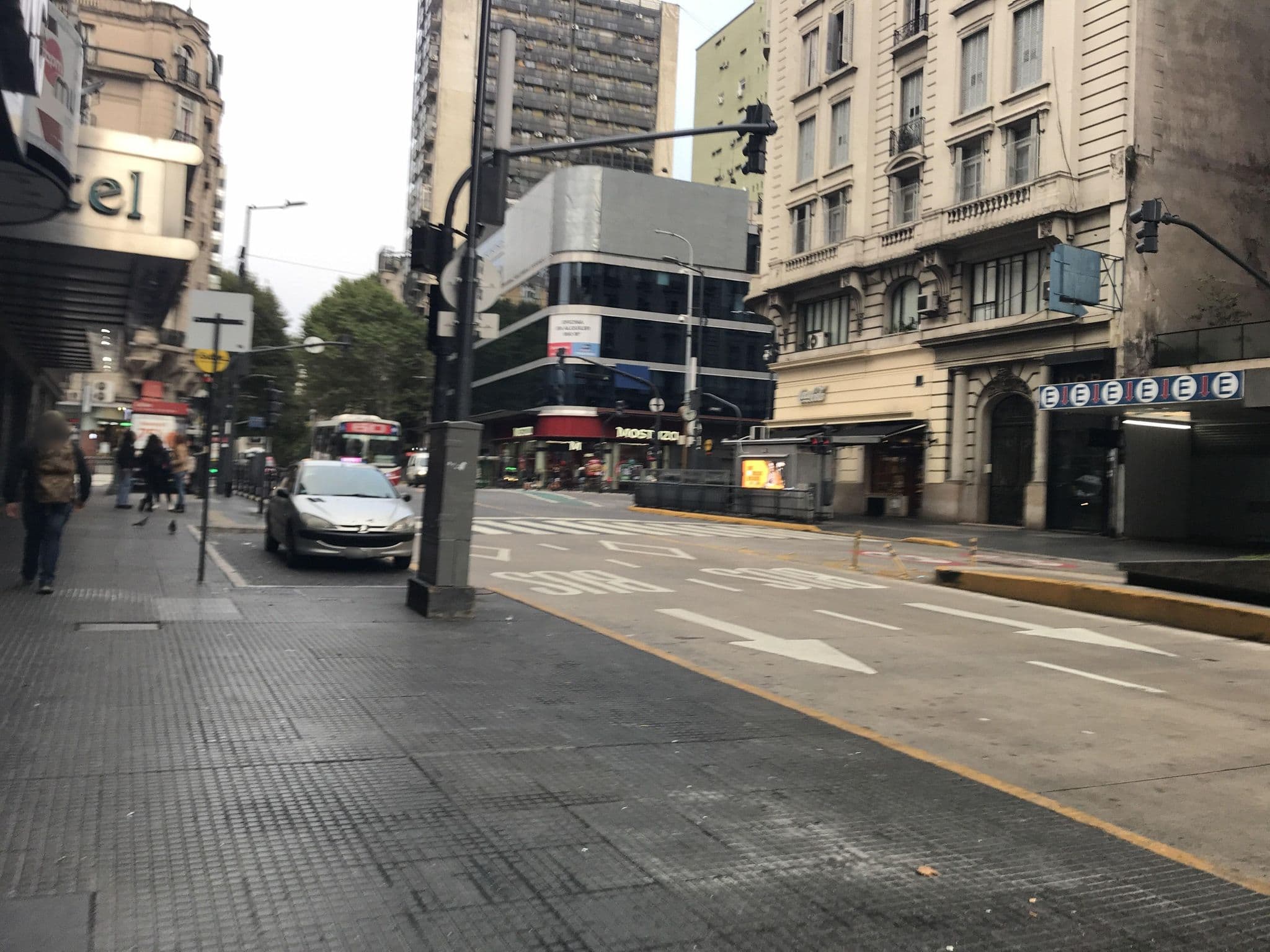 Street view near Atlas Tower Hotel, Balvanera