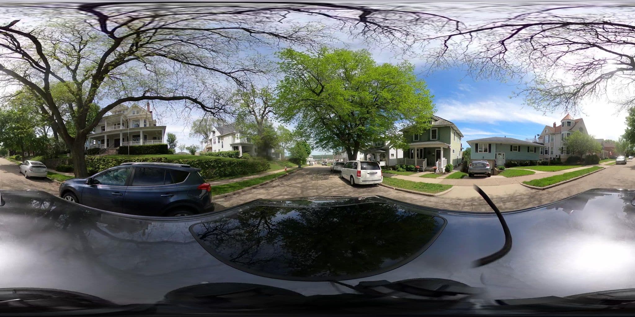 Street view near Tredway House, Dubuque — © quickness805 (CC BY-SA · Mapillary)