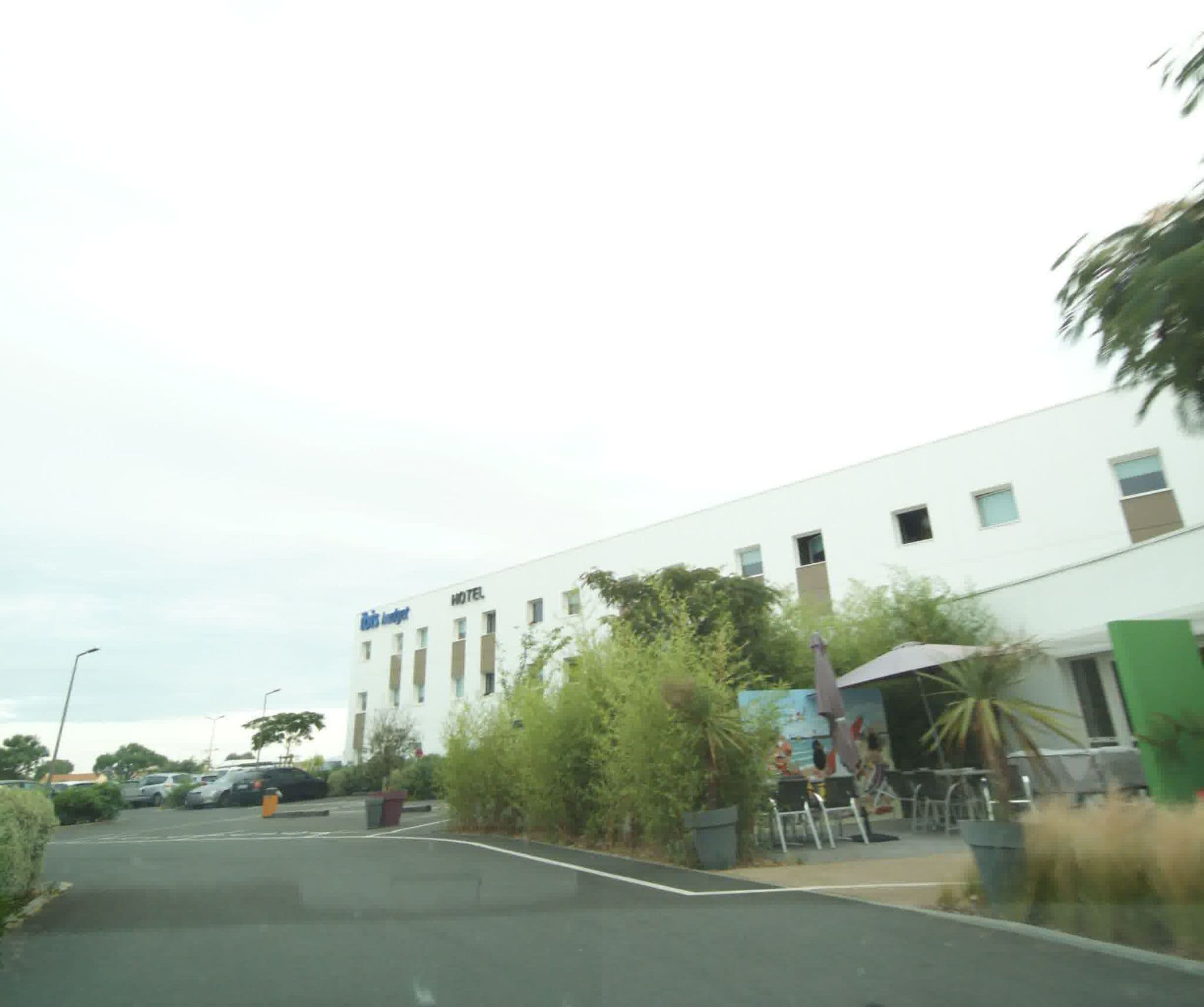 Street view near Ibis, Les Sables-d'Olonne — © sogefi (CC BY-SA · Mapillary)