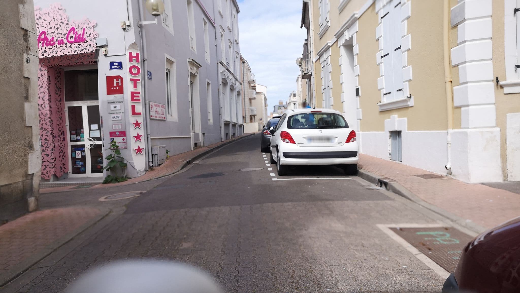 Street view near Arc En Ciel, Les Sables-d'Olonne — © u4y0u (CC BY-SA · Mapillary)