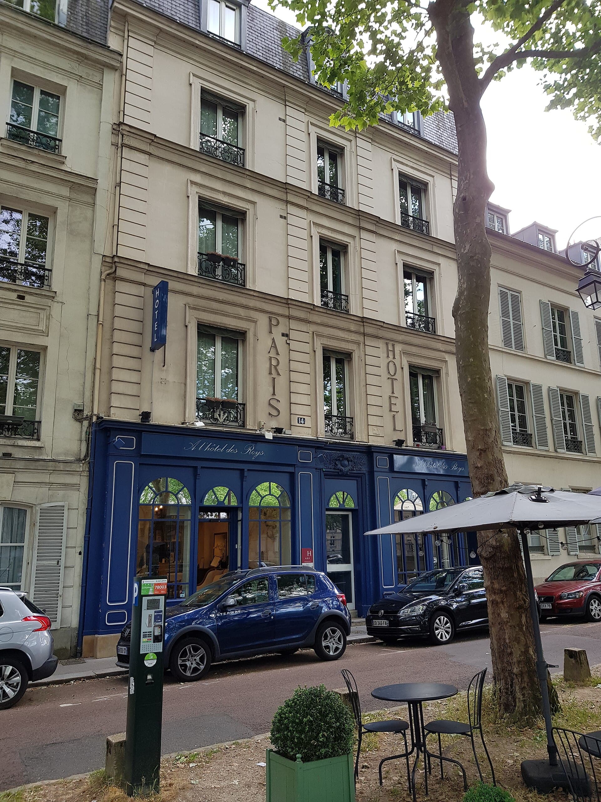 Hôtel des Roys (via Wikimedia Commons, CC BY-SA 3.0)