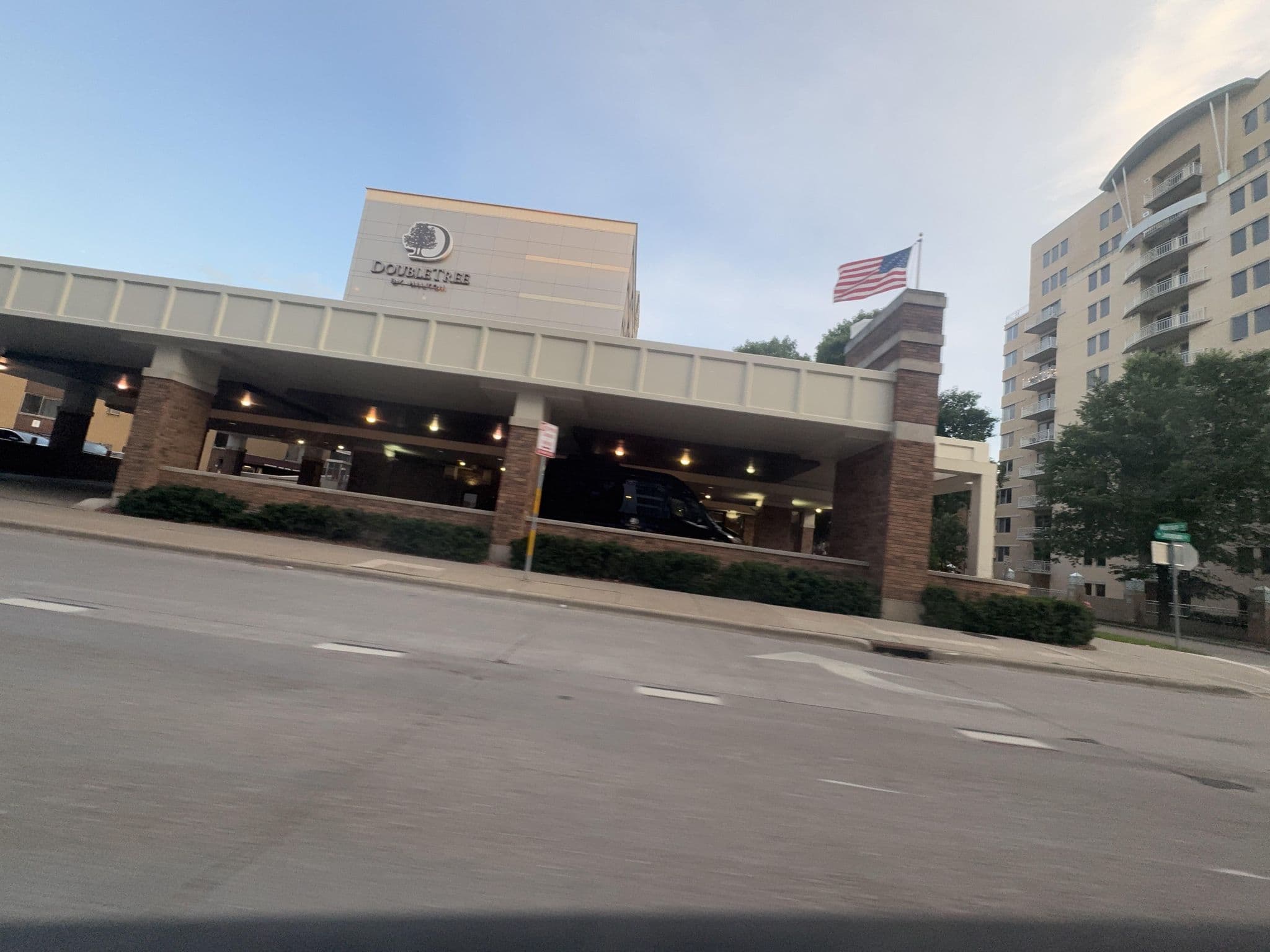 Street view near Room 520, Madison — © quickness805 (CC BY-SA · Mapillary)