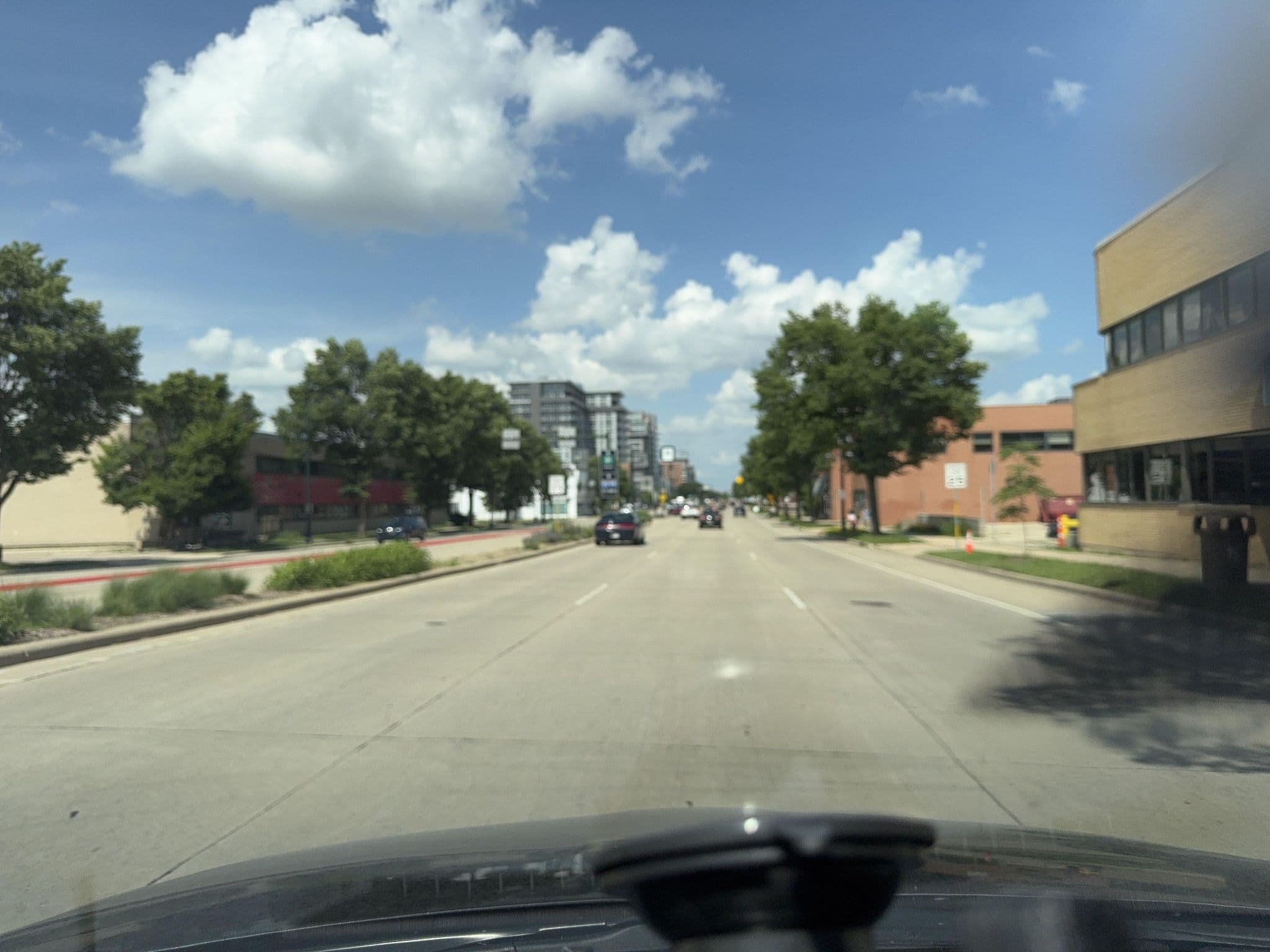 Street view near Knights Inn, Madison — © quickness805 (CC BY-SA · Mapillary)
