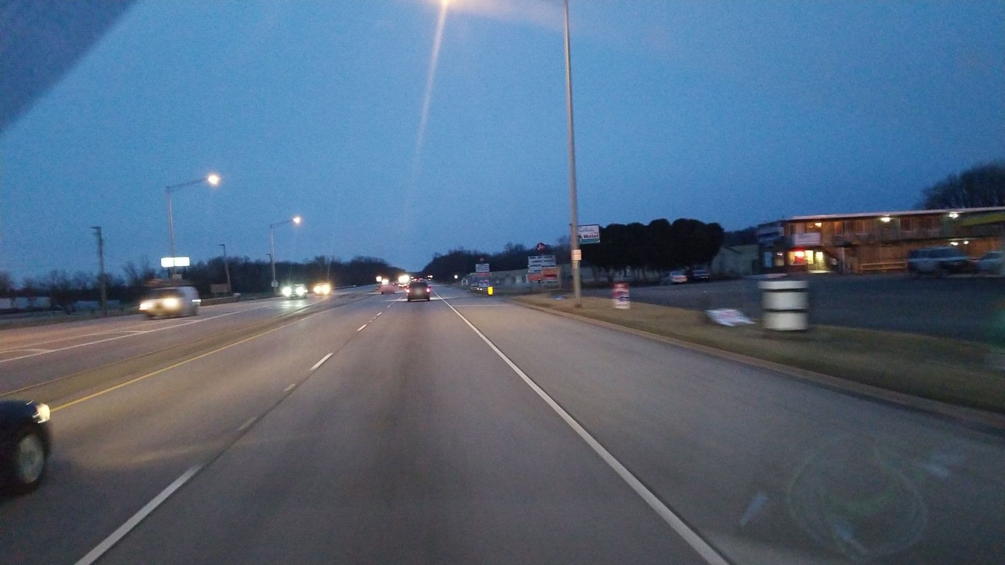 Street view near Relax Inn Motel, Grandwood Park — © jbthemilker (CC BY-SA · Mapillary)