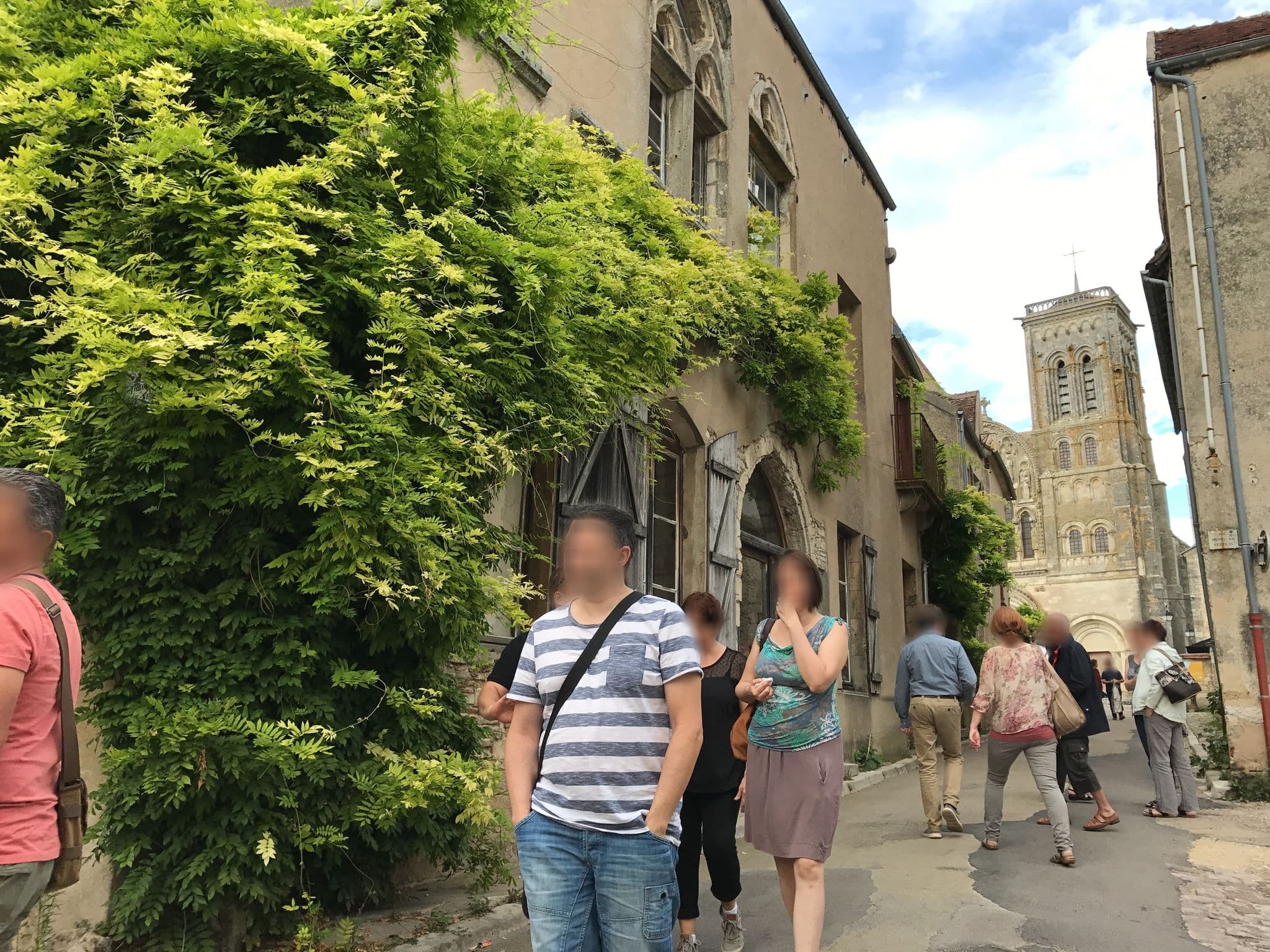 Street view near Cabalus, Avallon — © thepriben (CC BY-SA · Mapillary)