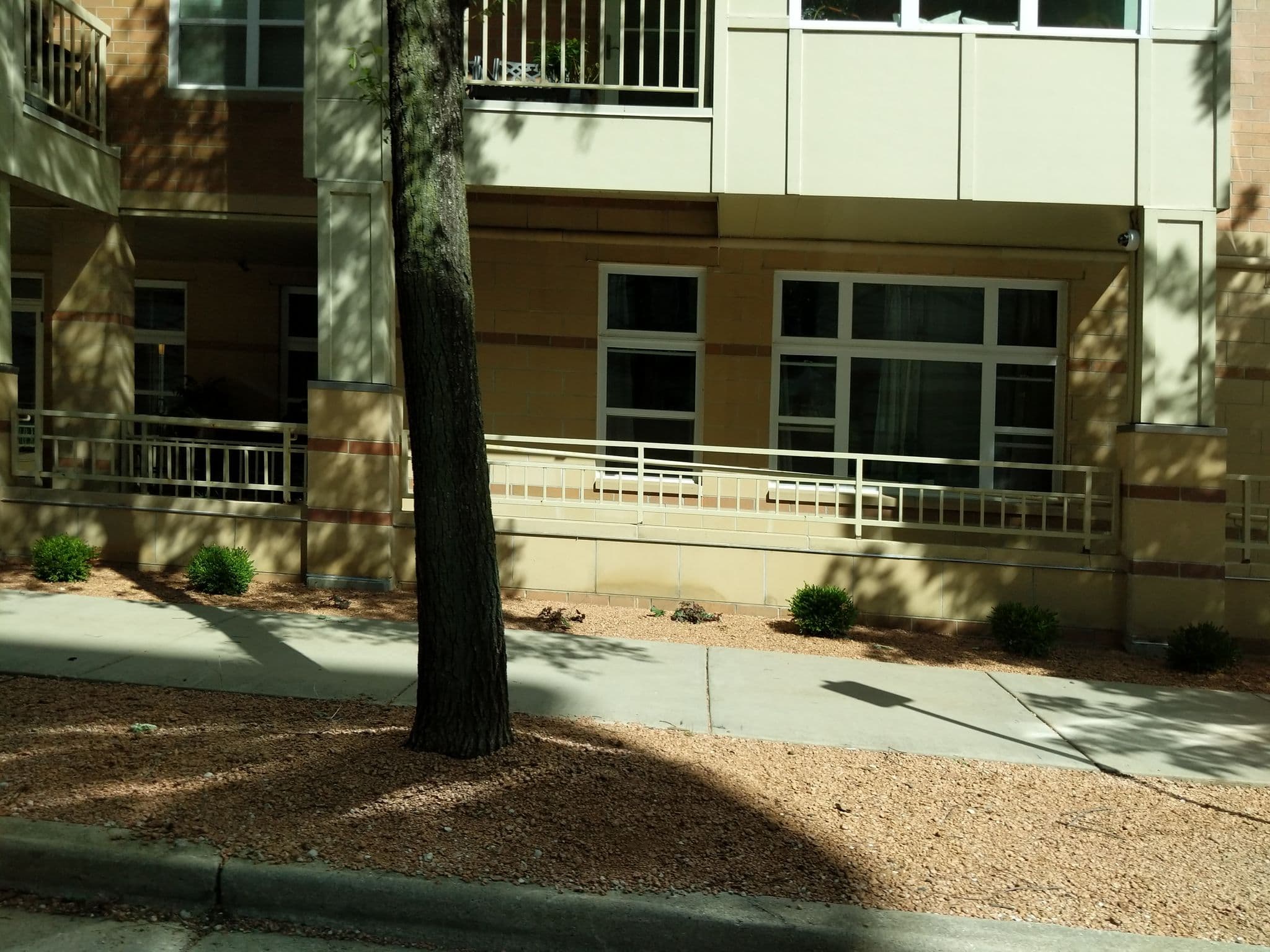 Street view near Fotsch Inn & Suites, Milwaukee — © iandees (CC BY-SA · Mapillary)