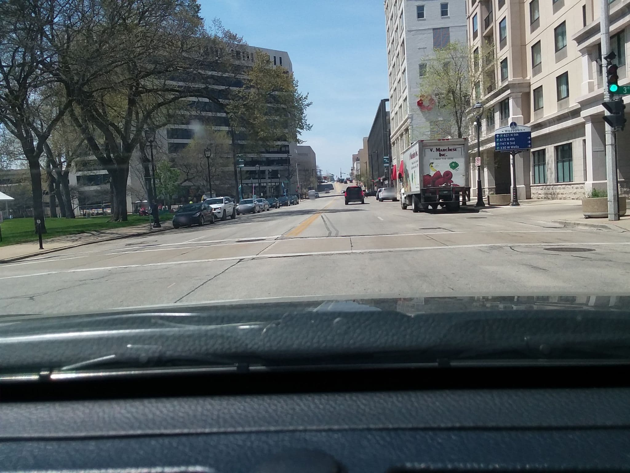Street view near Courtyard by Marriott Pool, Milwaukee — © aqua12 (CC BY-SA · Mapillary)