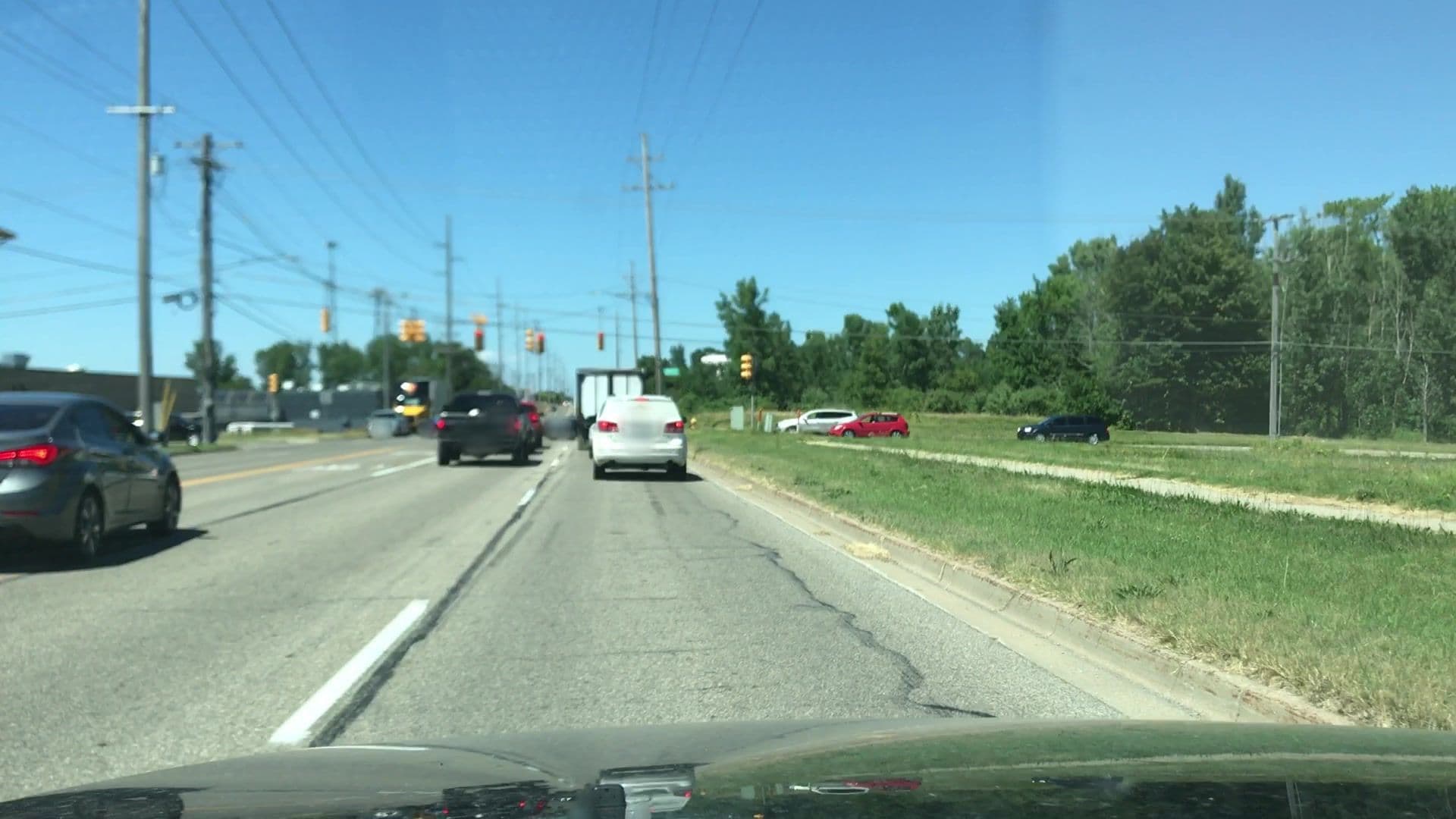 Street view near America's Best Value Inn and Suites, Holland — © lvl5 (CC BY-SA · Mapillary)