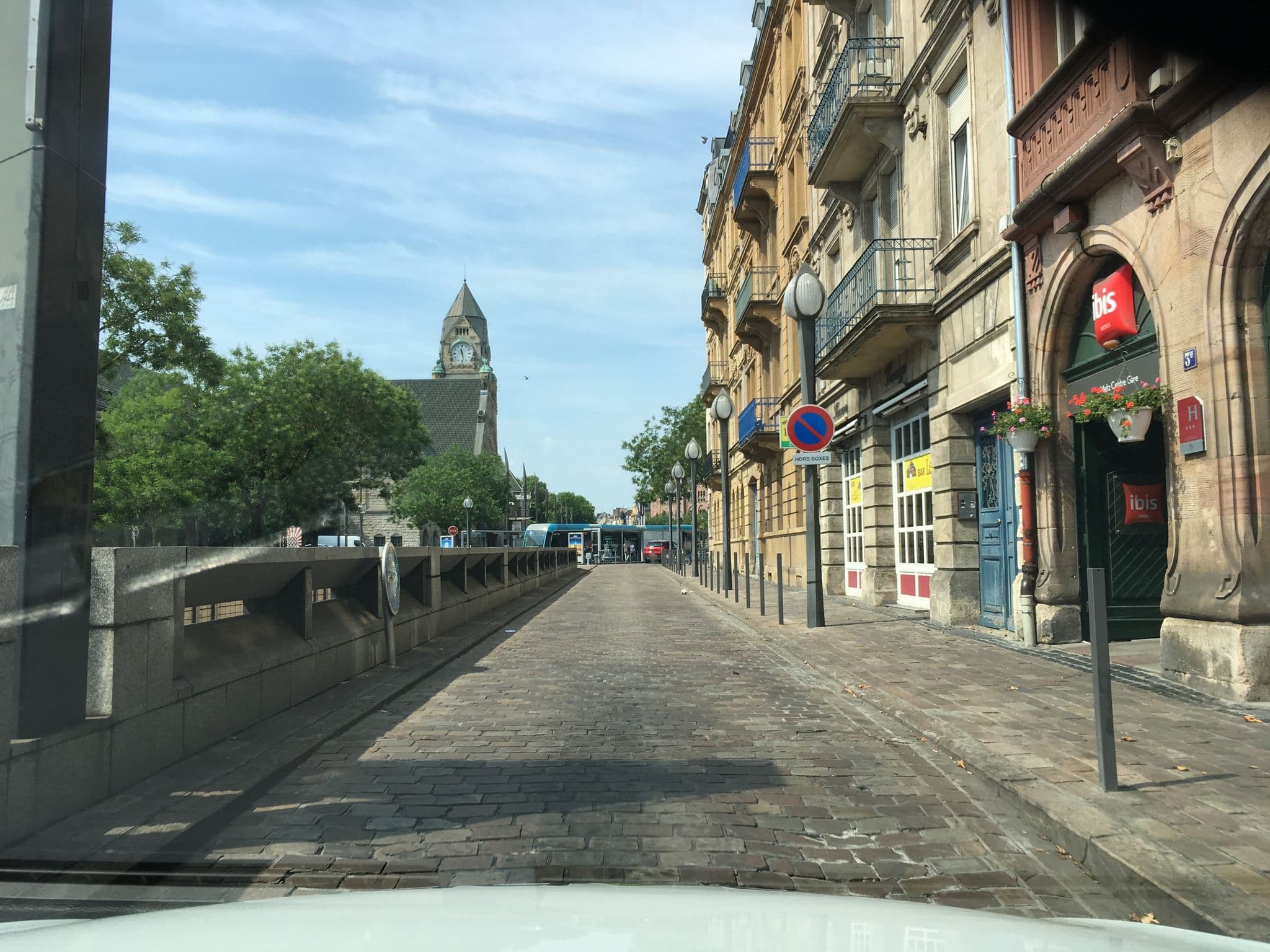 Street view near Hôtel ibis Metz Centre Gare, Metz — © mappy_sa (CC BY-SA · Mapillary)