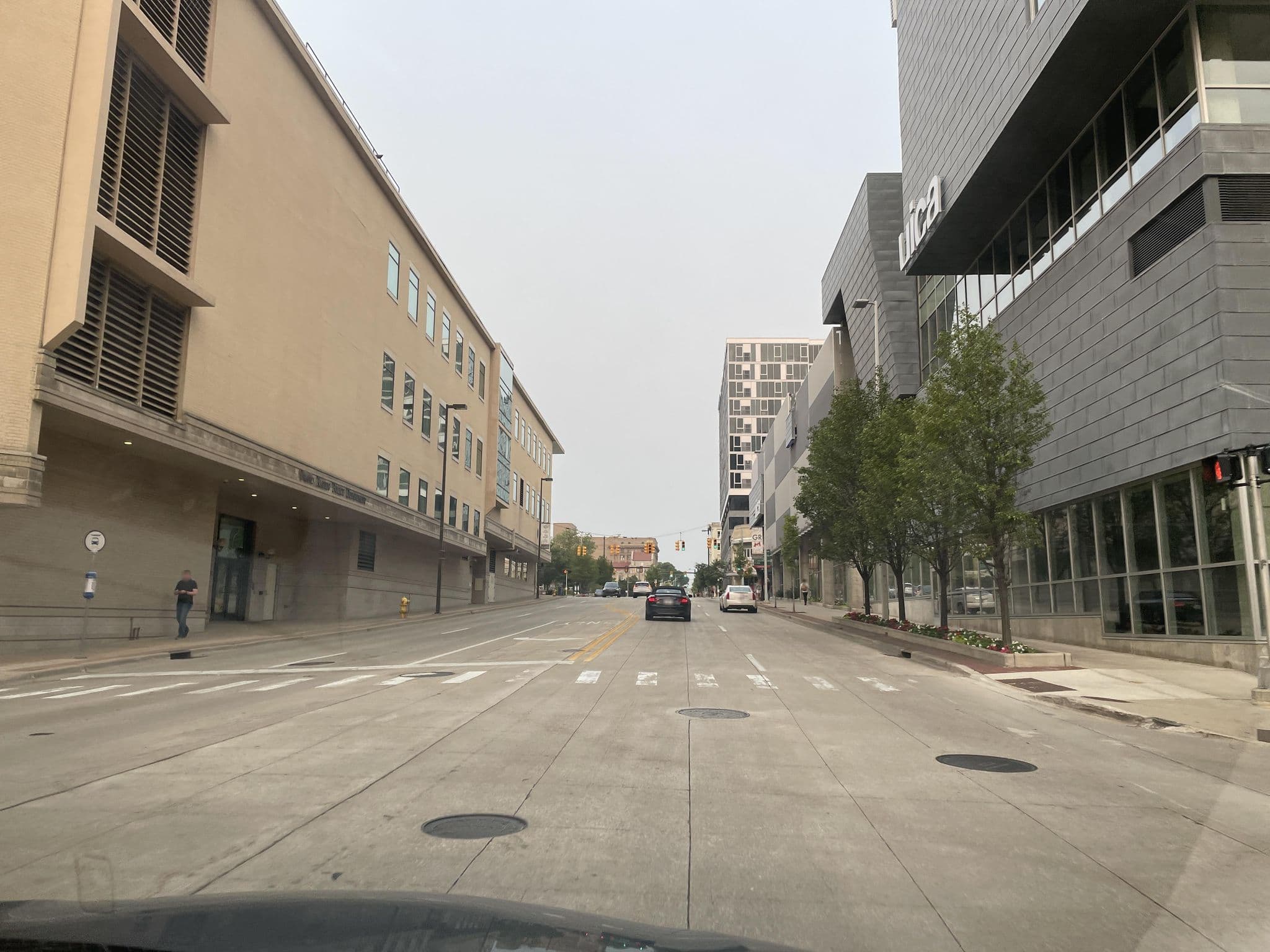 Street view near Boulevard Suites, Grand Rapids — © corbiani (CC BY-SA · Mapillary)