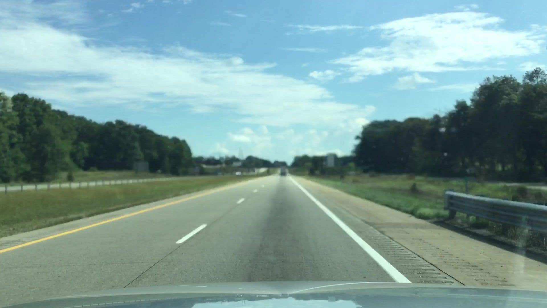 Street view near Super 9, Albion — © lvl5 (CC BY-SA · Mapillary)