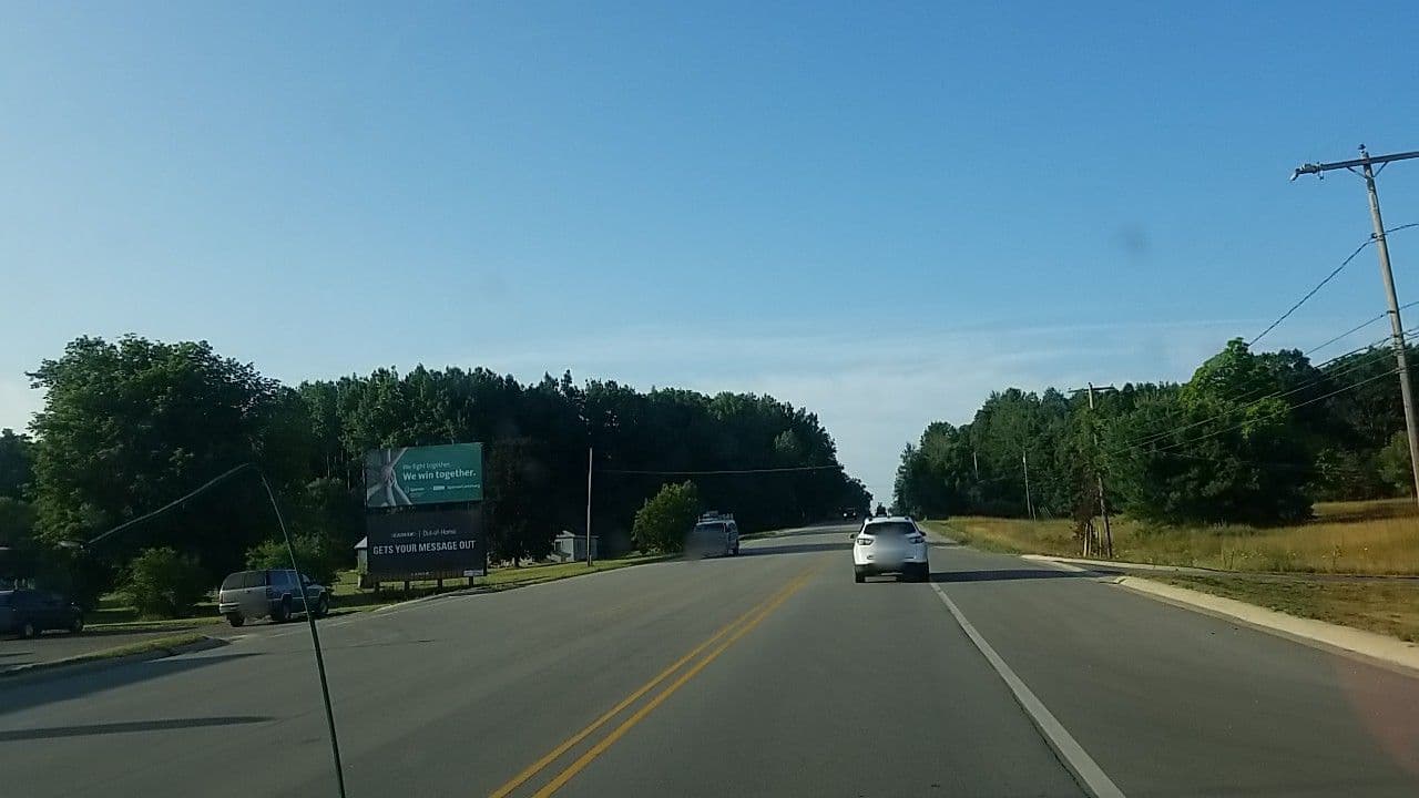 Street view near Half Moon Motel, Edmore — © jbthemilker (CC BY-SA · Mapillary)